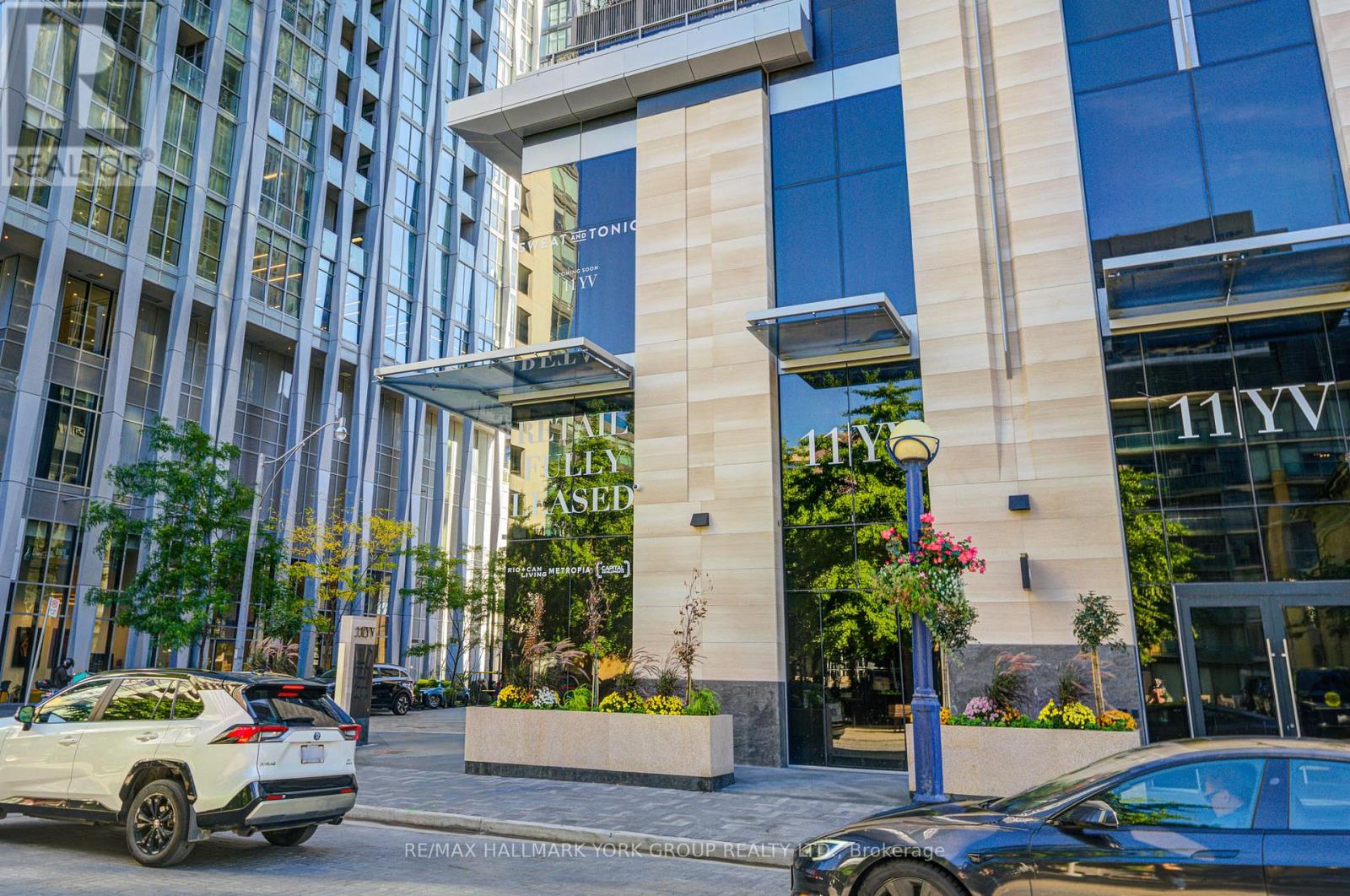 3609 - 11 Yorkville Avenue, Toronto, Ontario  M4W 1L2 - Photo 4 - C12440932