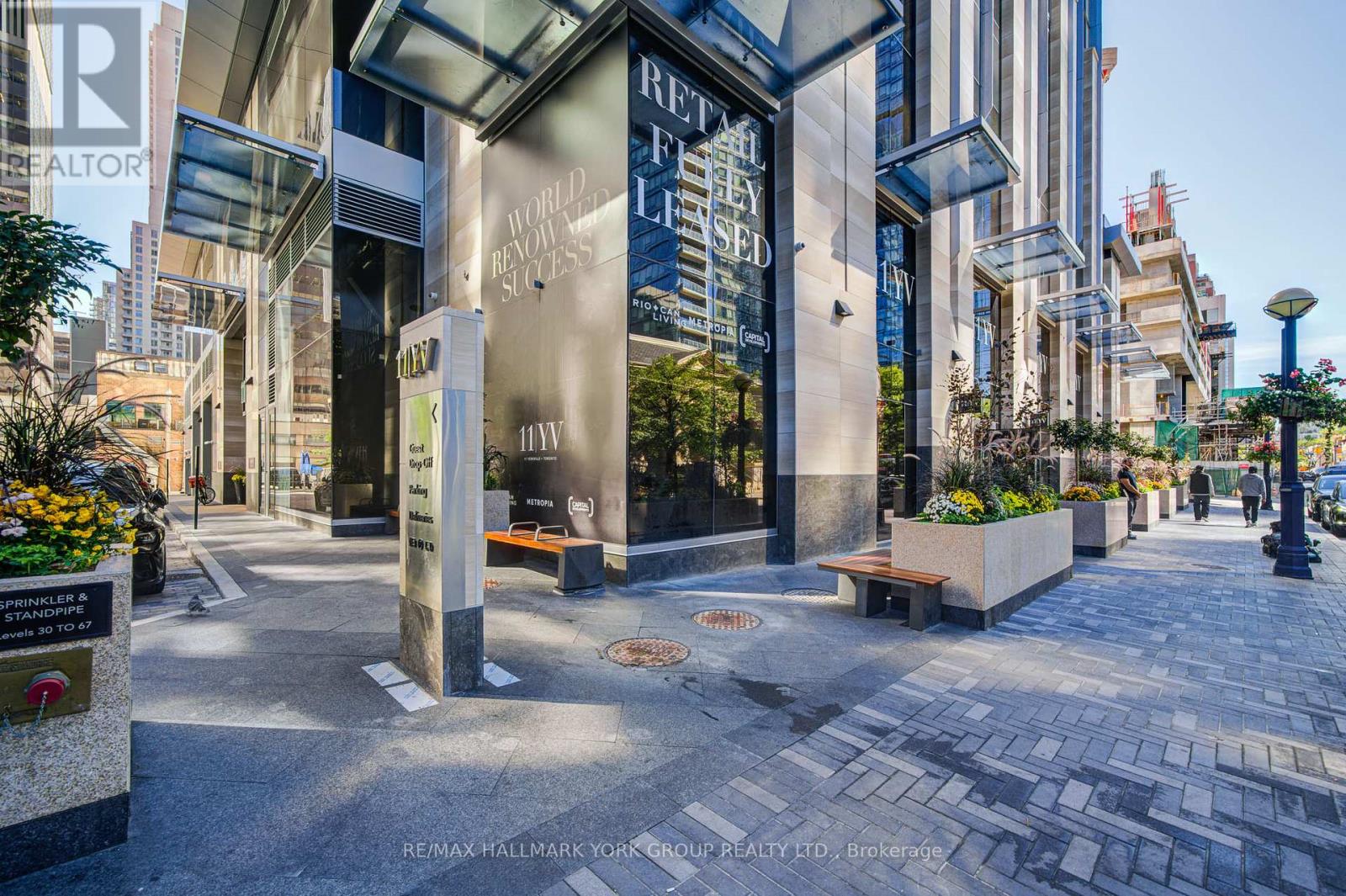 3609 - 11 Yorkville Avenue, Toronto, Ontario  M4W 1L2 - Photo 5 - C12440932