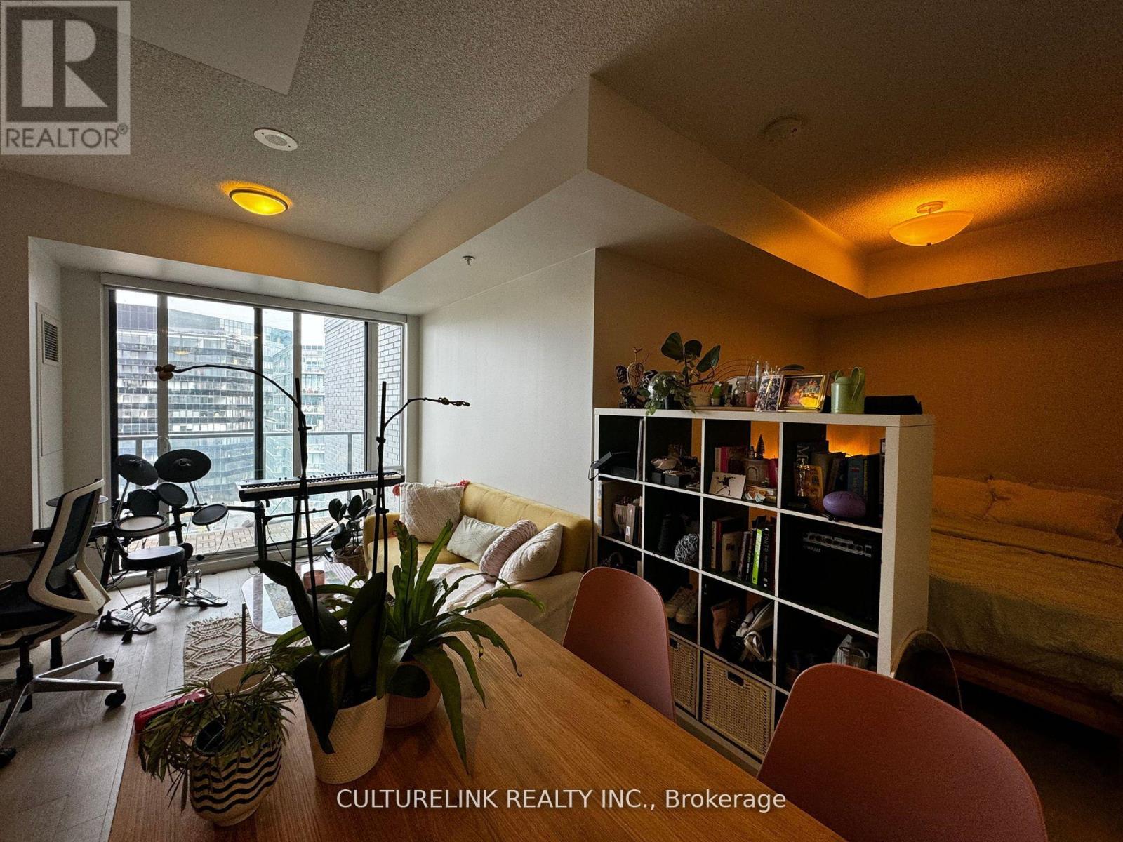 S915 - 120 Bayview Avenue, Toronto, Ontario  M5A 0G4 - Photo 1 - C12440941
