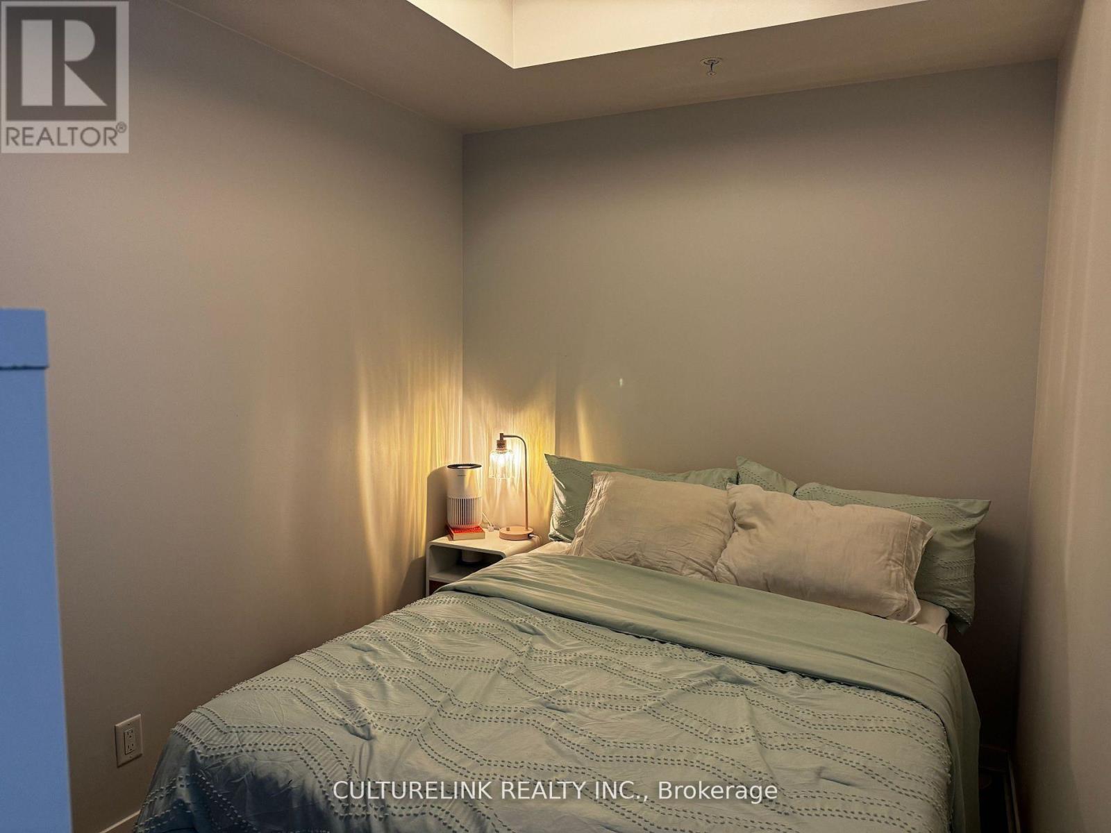 S915 - 120 Bayview Avenue, Toronto, Ontario  M5A 0G4 - Photo 10 - C12440941