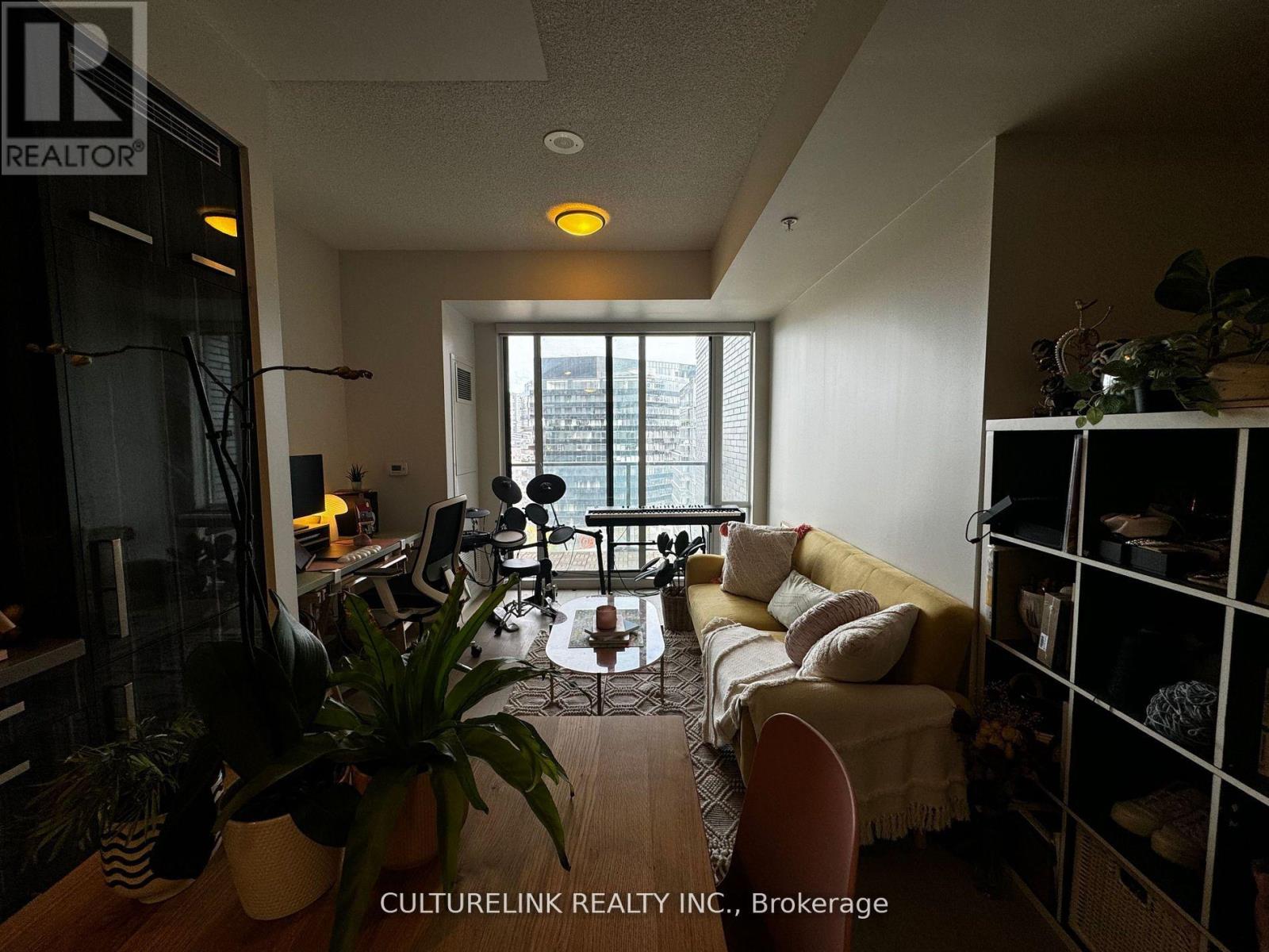 S915 - 120 Bayview Avenue, Toronto, Ontario  M5A 0G4 - Photo 2 - C12440941