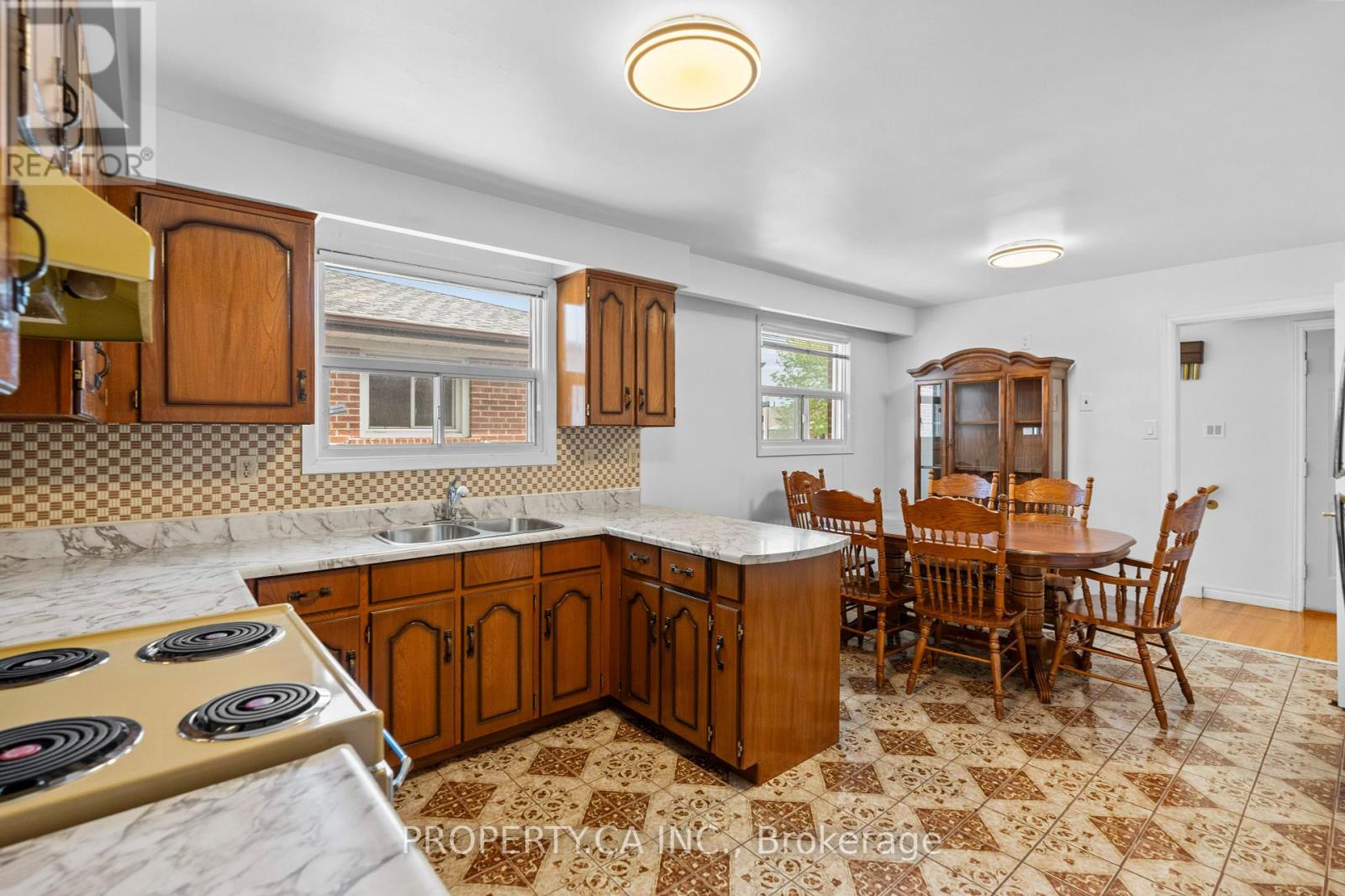 48 Navaho Drive, Toronto, Ontario  M2H 2X3 - Photo 7 - C12440960