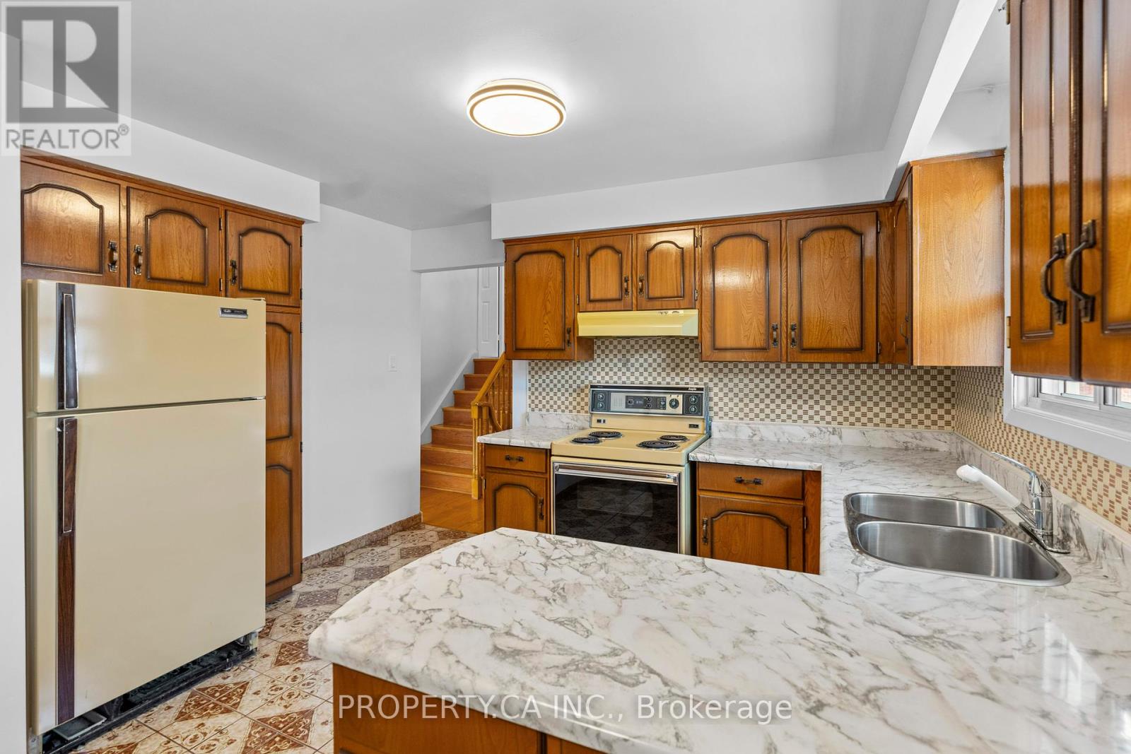 48 Navaho Drive, Toronto, Ontario  M2H 2X3 - Photo 8 - C12440960
