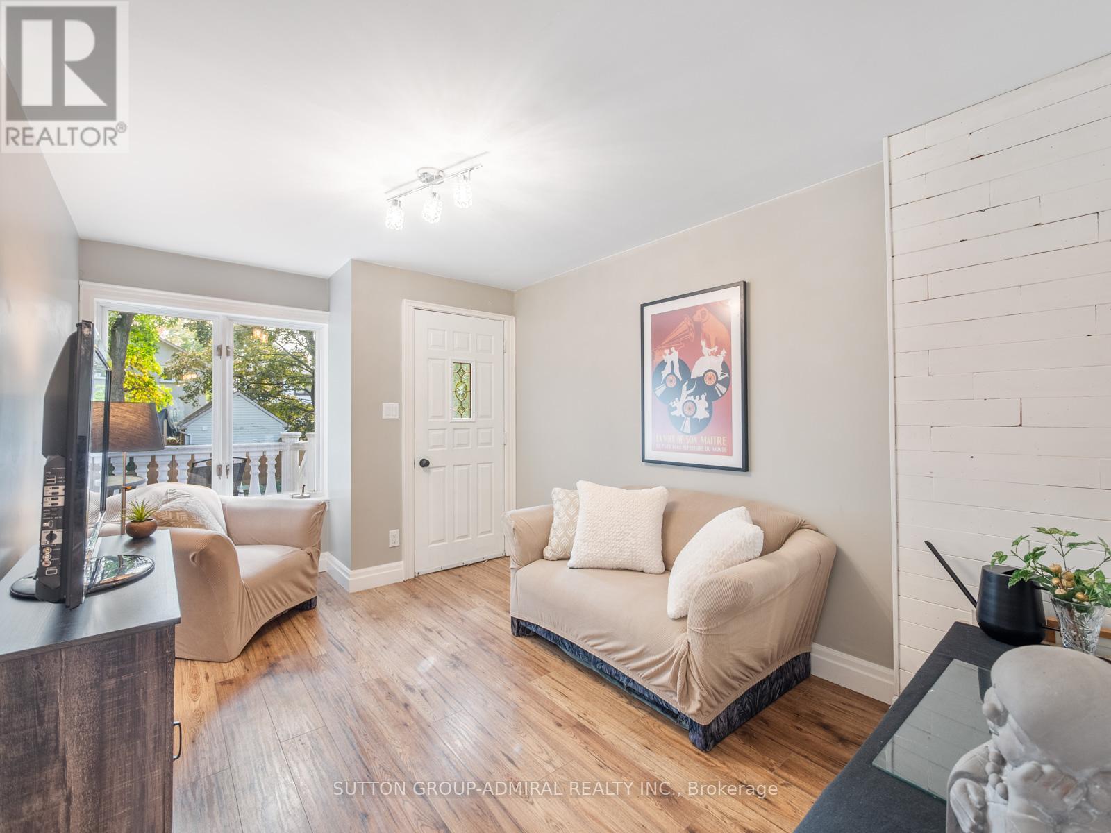 759 Eglinton Avenue E, Toronto (Leaside), Ontario  M4G 2K8 - Photo 10 - C12440979