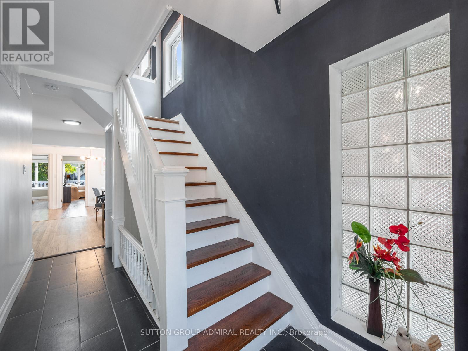 759 Eglinton Avenue E, Toronto (Leaside), Ontario  M4G 2K8 - Photo 13 - C12440979