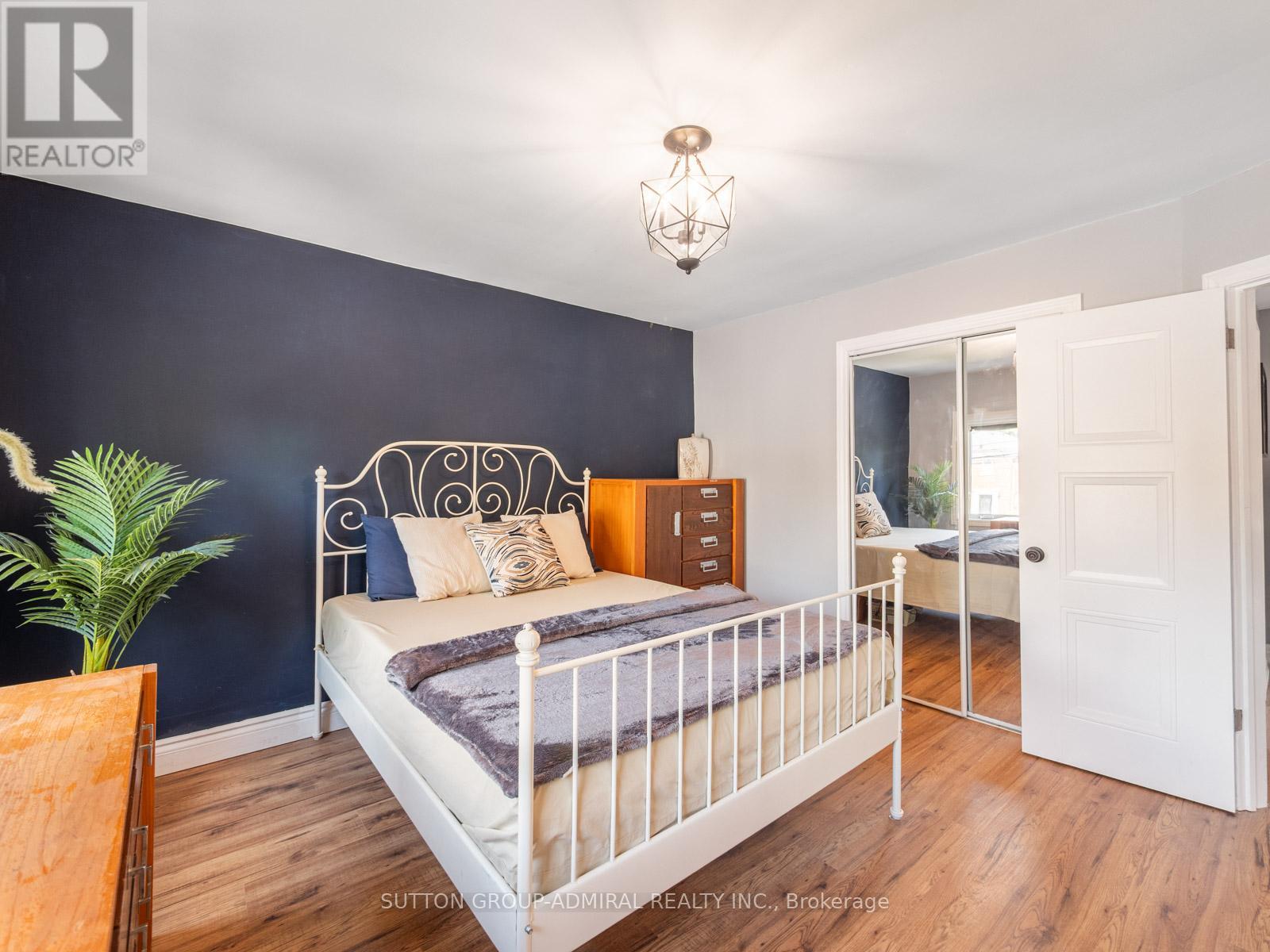 759 Eglinton Avenue E, Toronto (Leaside), Ontario  M4G 2K8 - Photo 16 - C12440979