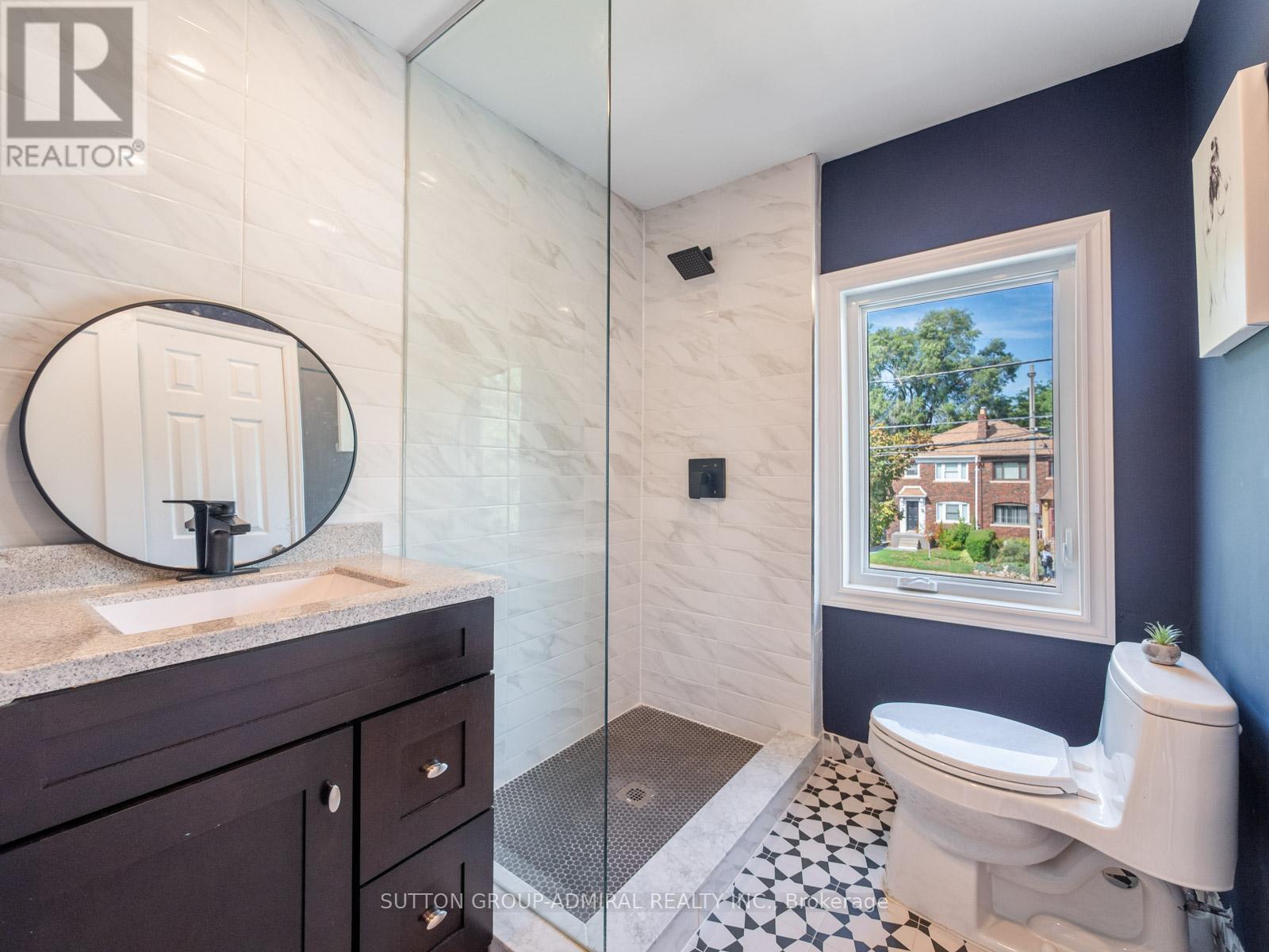 759 Eglinton Avenue E, Toronto (Leaside), Ontario  M4G 2K8 - Photo 17 - C12440979