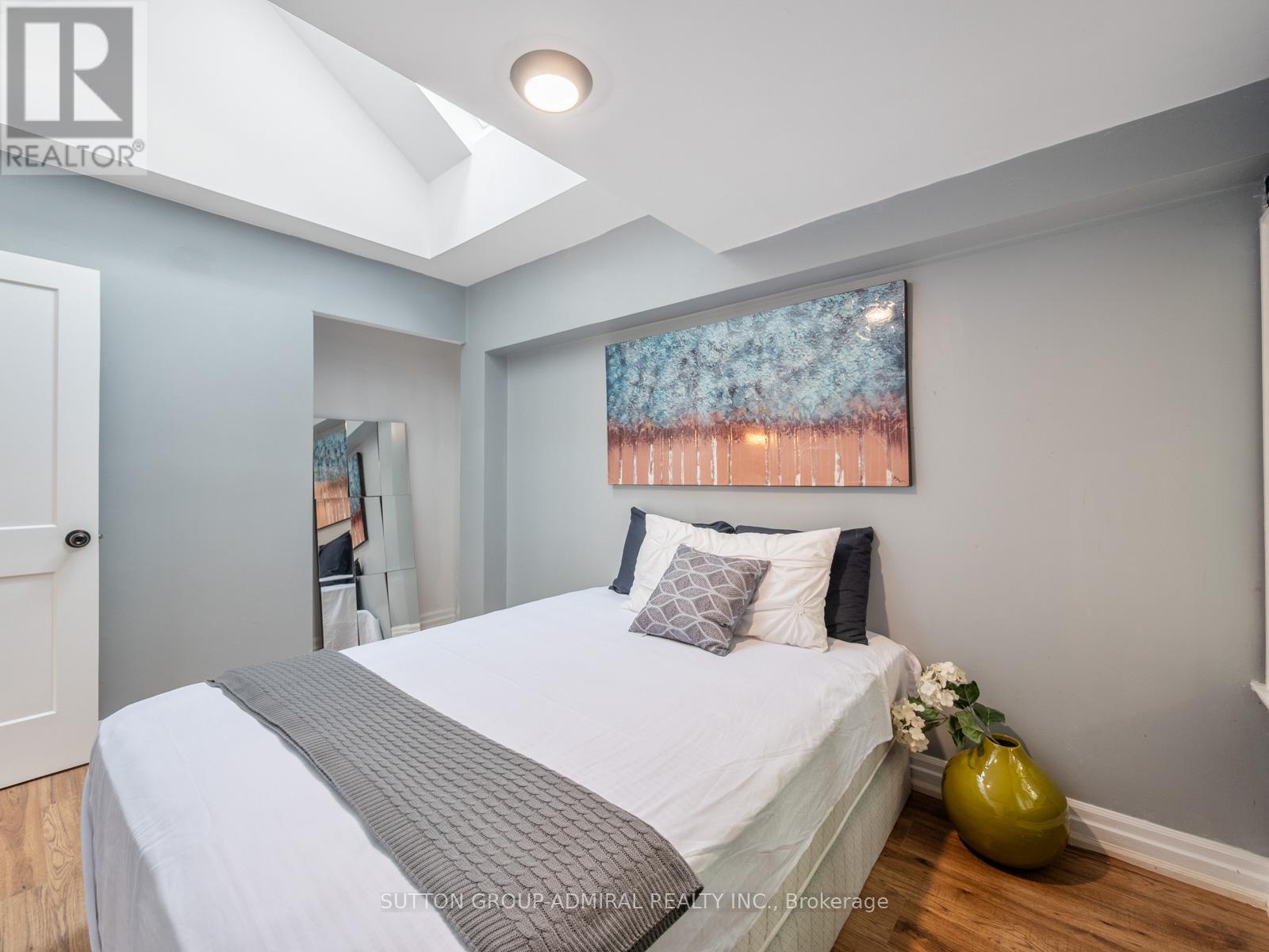 759 Eglinton Avenue E, Toronto (Leaside), Ontario  M4G 2K8 - Photo 19 - C12440979