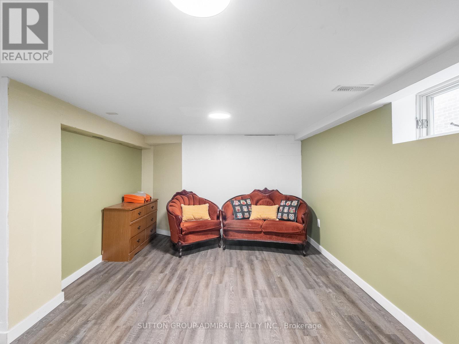 759 Eglinton Avenue E, Toronto (Leaside), Ontario  M4G 2K8 - Photo 34 - C12440979