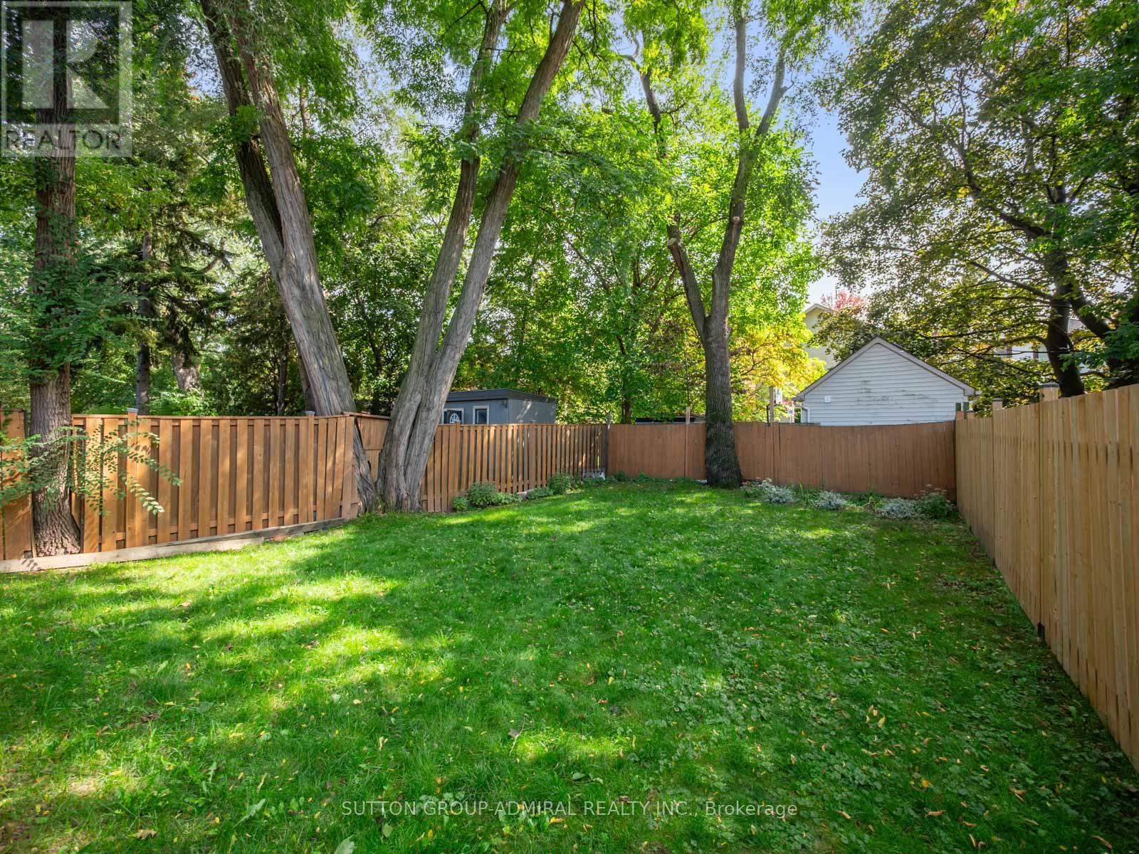 759 Eglinton Avenue E, Toronto (Leaside), Ontario  M4G 2K8 - Photo 42 - C12440979