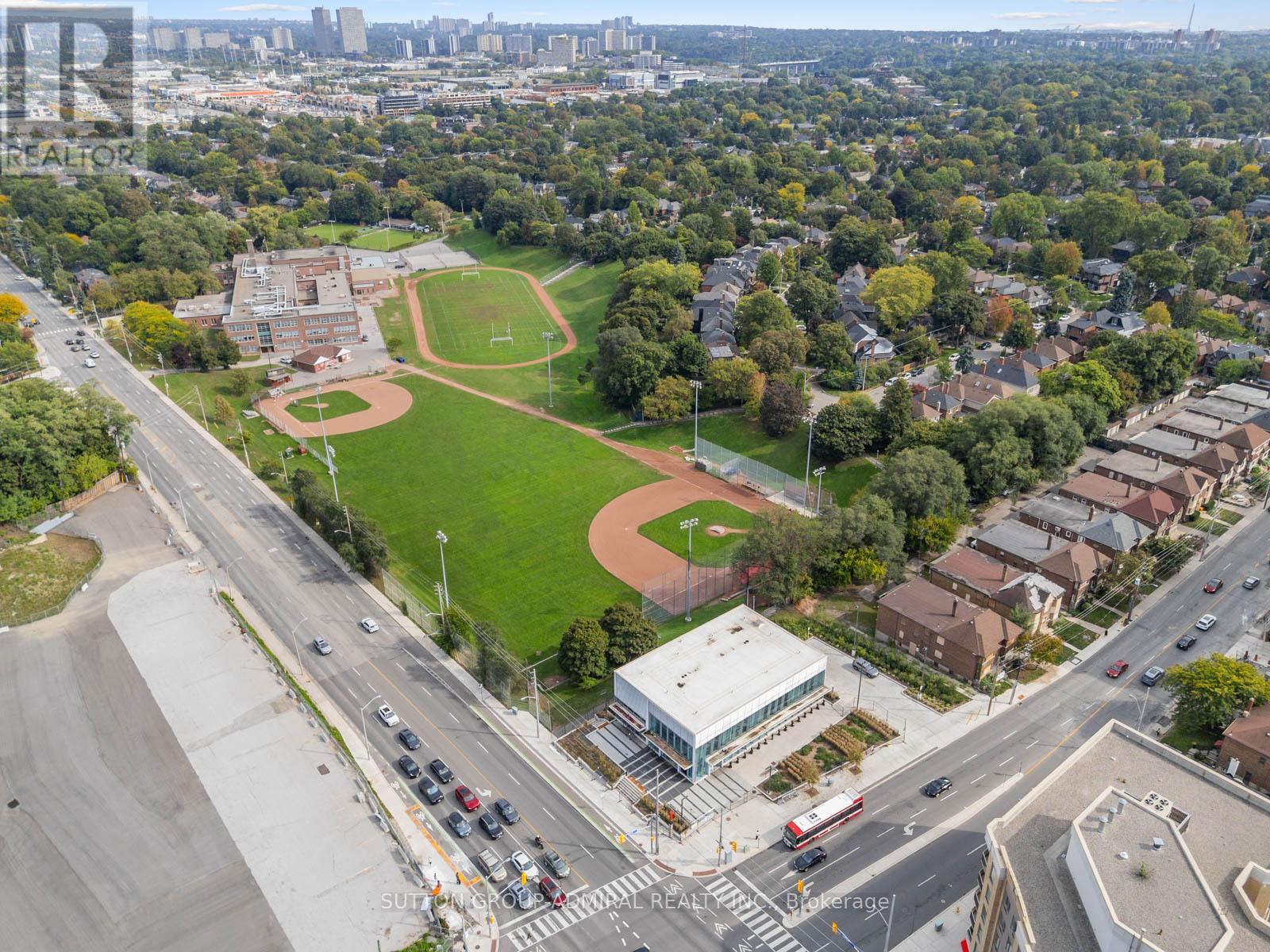 759 Eglinton Avenue E, Toronto (Leaside), Ontario  M4G 2K8 - Photo 48 - C12440979
