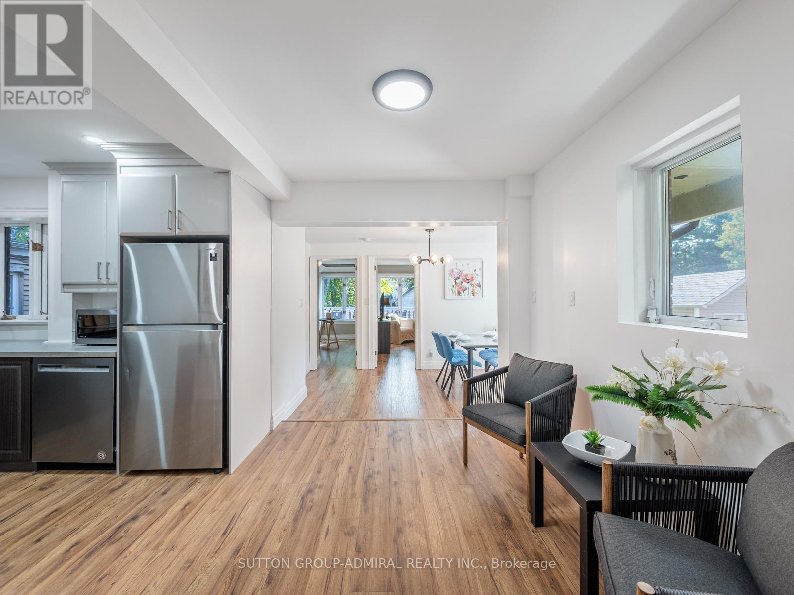 759 Eglinton Avenue E, Toronto (Leaside), Ontario  M4G 2K8 - Photo 6 - C12440979