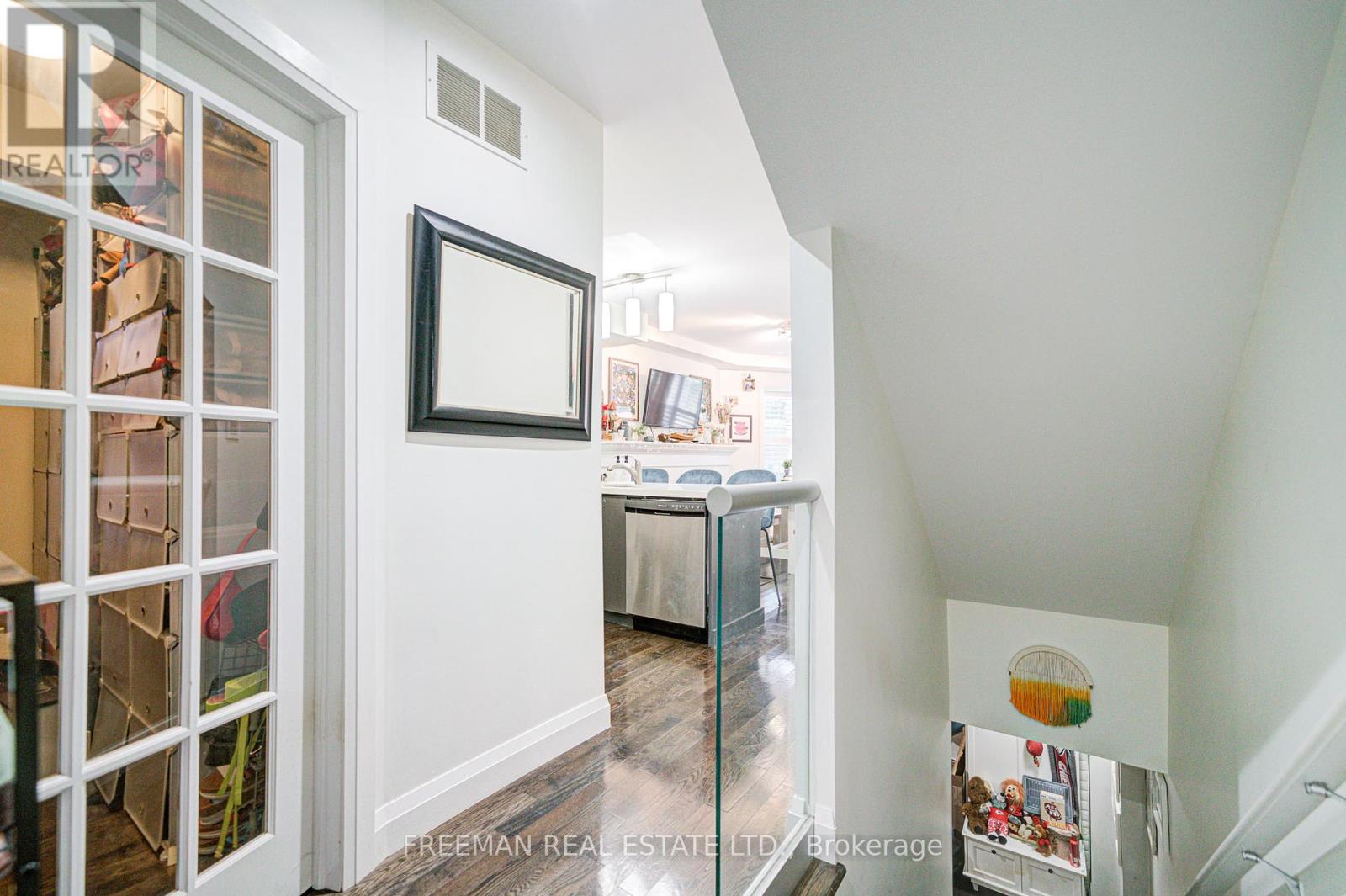Main Fl - 99 Hocken Avenue, Toronto, Ontario  M6G 2K1 - Photo 9 - C12441020