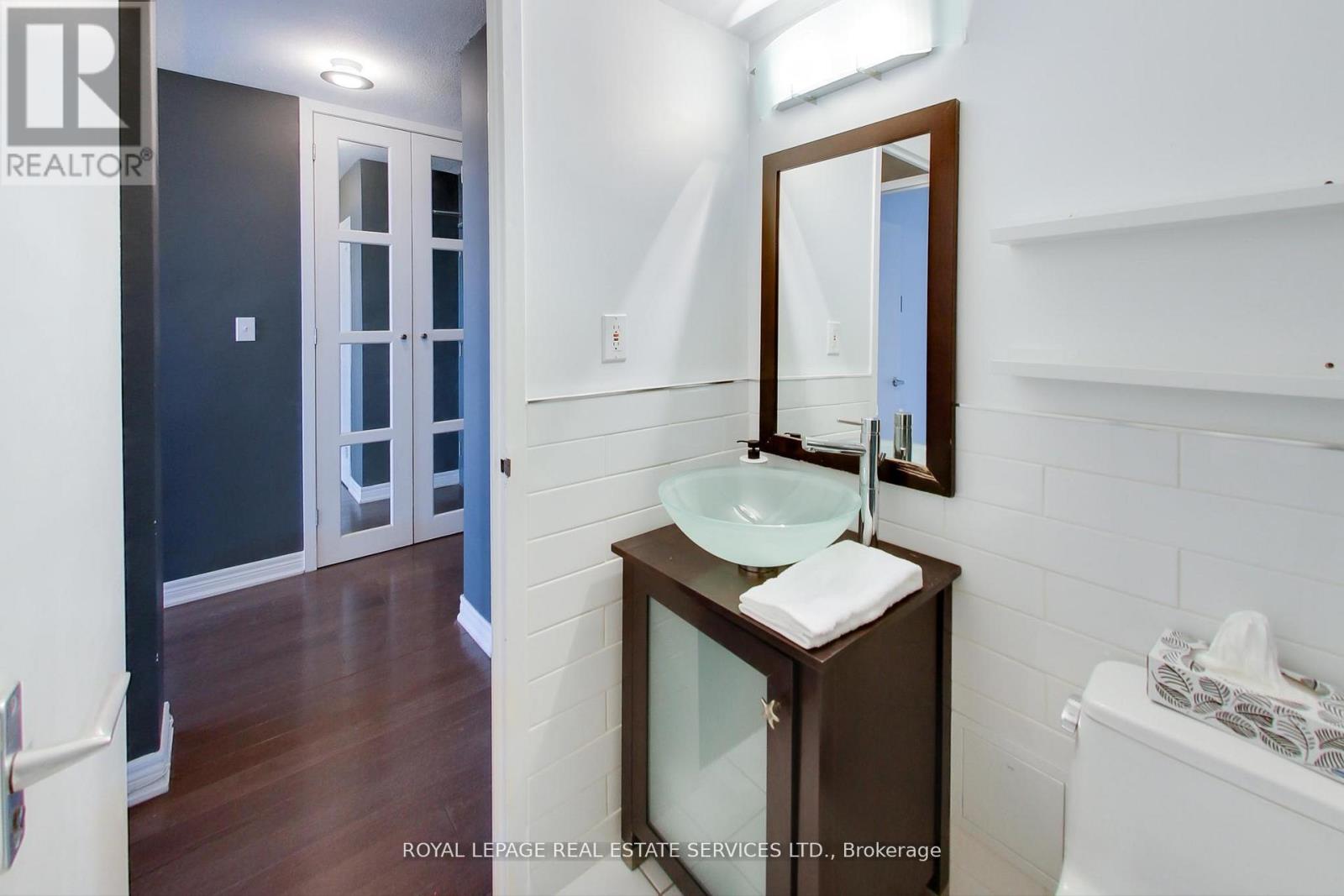 1412 - 40 Homewood Avenue, Toronto, Ontario  M4Y 2K2 - Photo 15 - C12307010