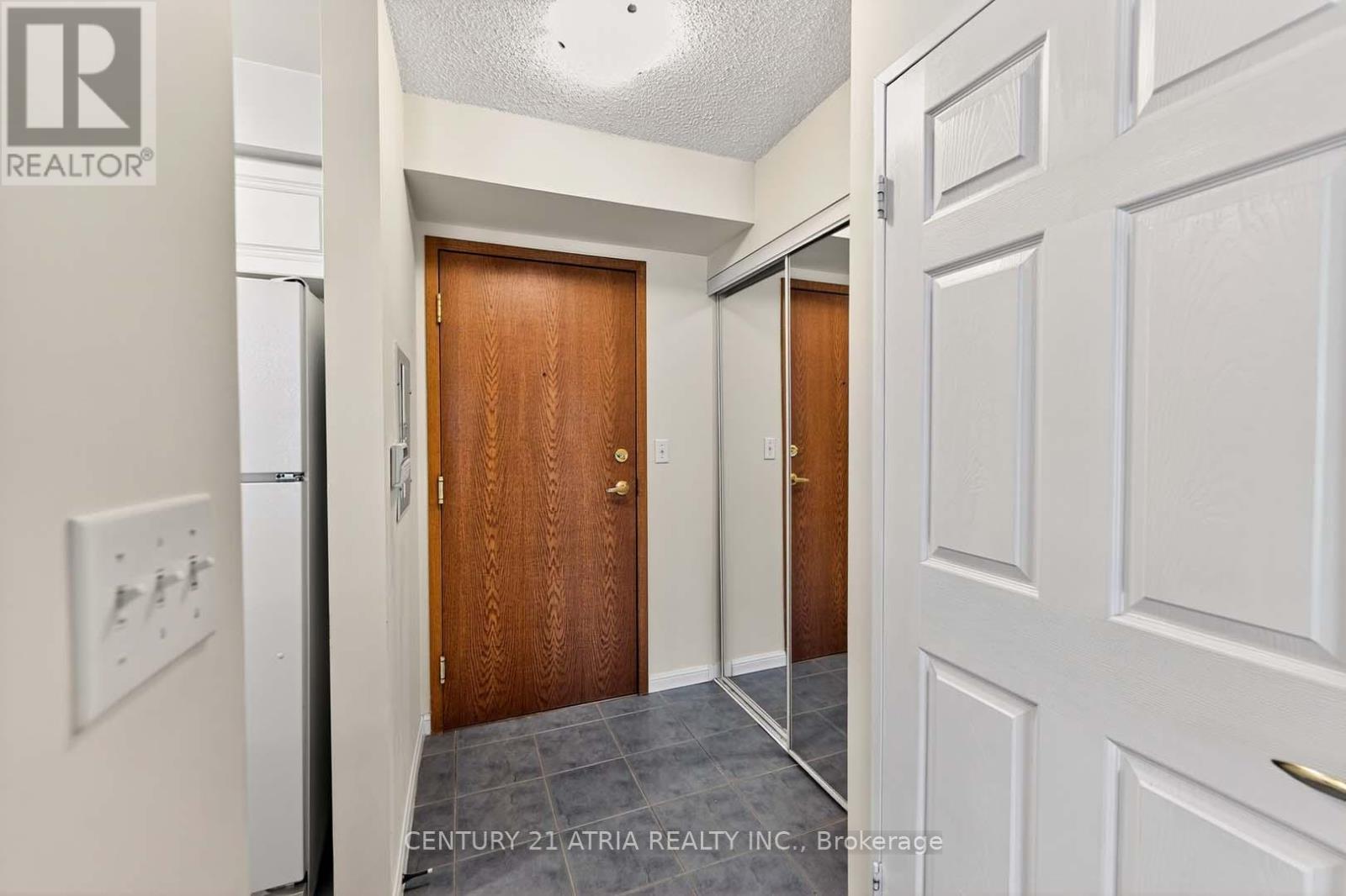 1115 - 11 Lee Centre Drive, Toronto, Ontario  M1H 3J5 - Photo 5 - E12440989