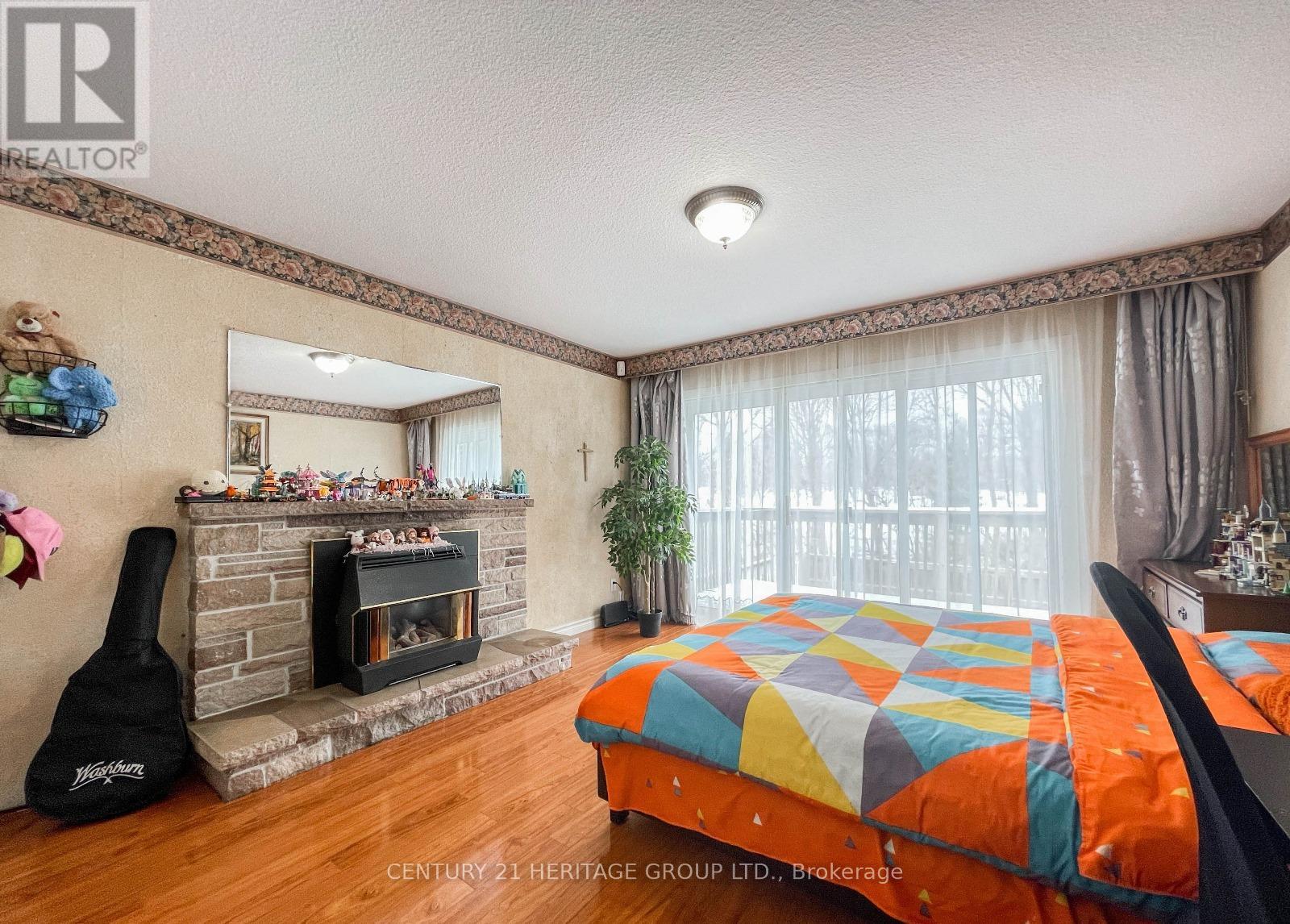 17 Skyridge Road, Toronto, Ontario  M1E 4N7 - Photo 2 - E12440999
