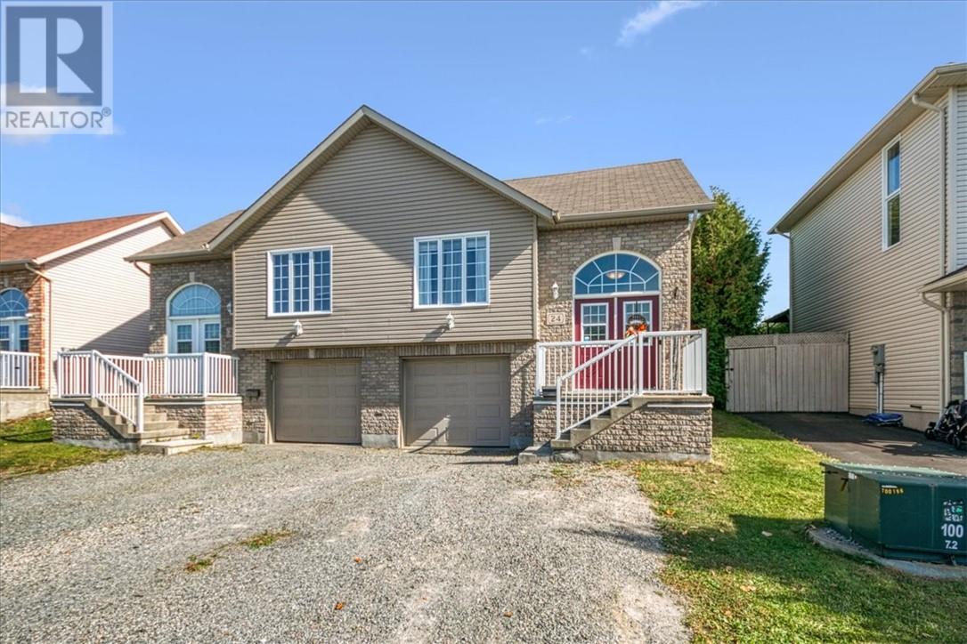 24 Equinox, Sudbury, Ontario  P3B 0A7 - Photo 3 - 2124983