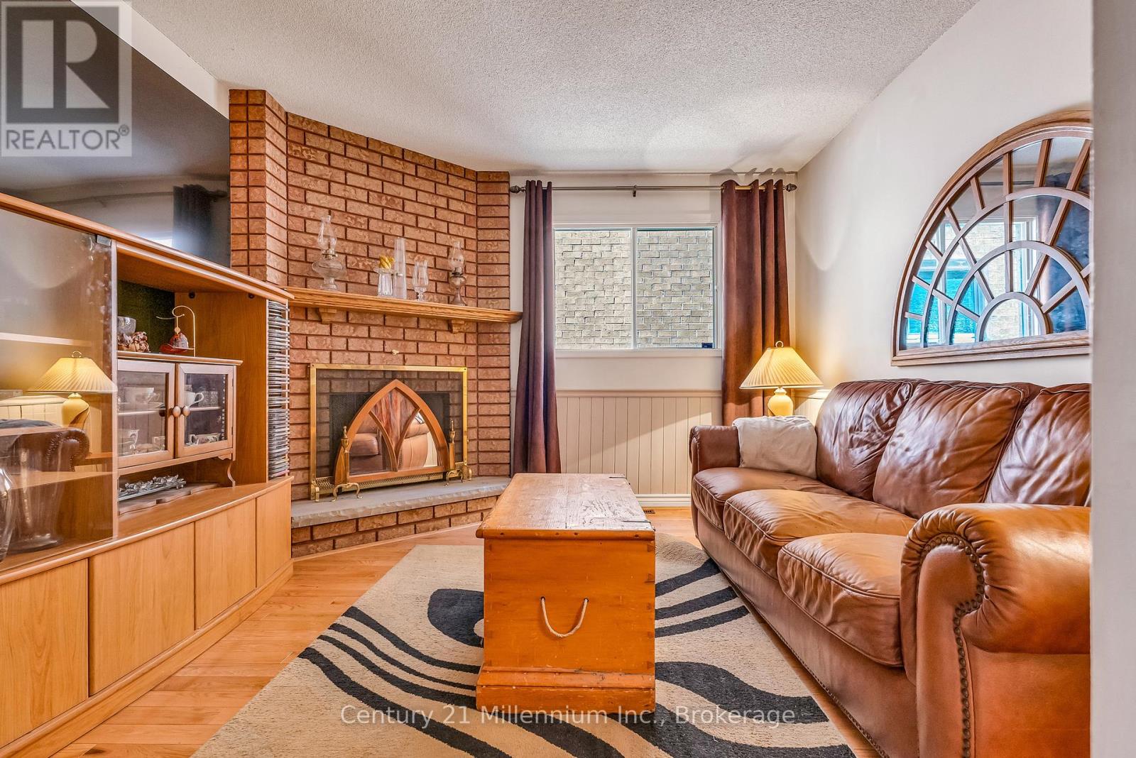 82 Candy Crescent, Brampton, Ontario  L6X 3Z9 - Photo 5 - W12441079