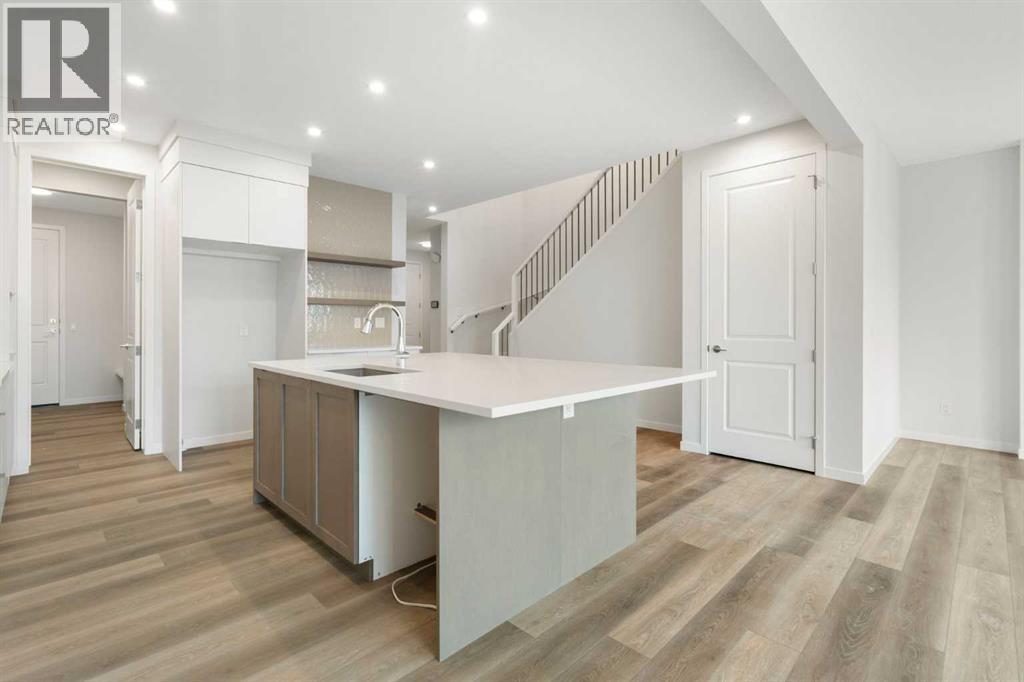 81 Royston Grove Nw, Calgary, Alberta  T3L 0M3 - Photo 5 - A2261627