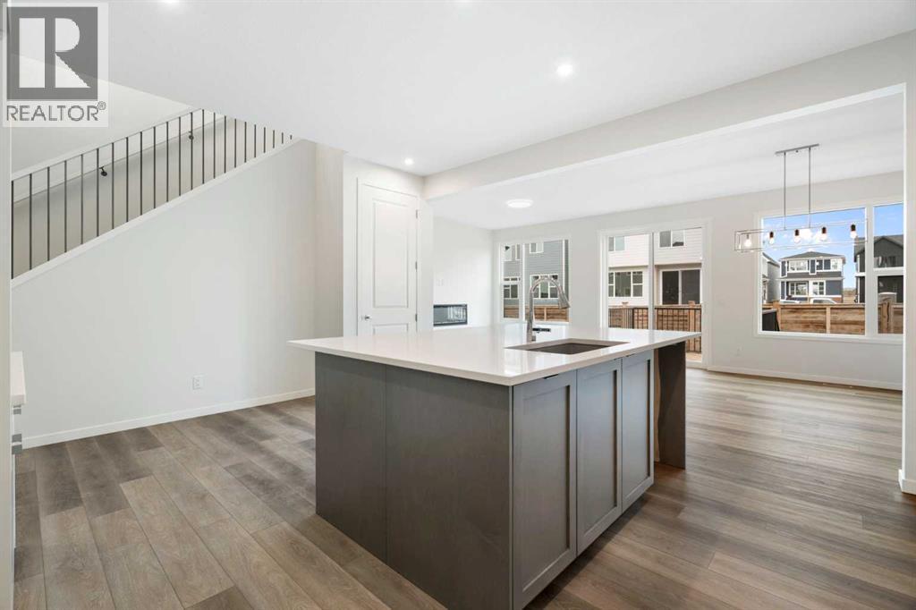81 Royston Grove Nw, Calgary, Alberta  T3L 0M3 - Photo 7 - A2261627