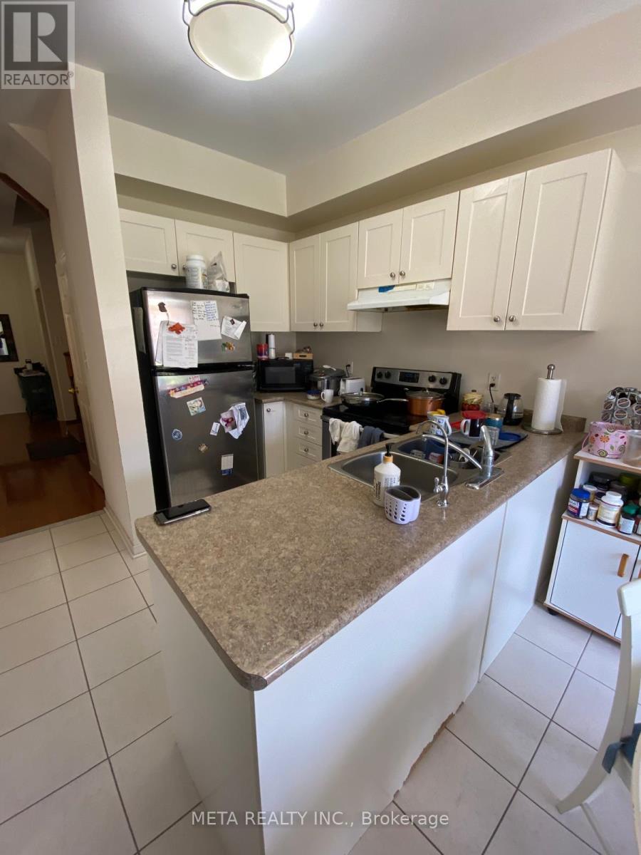 27 Coronet Street, Whitchurch-Stouffville (Stouffville), Ontario  L4A 0X8 - Photo 10 - N12440943