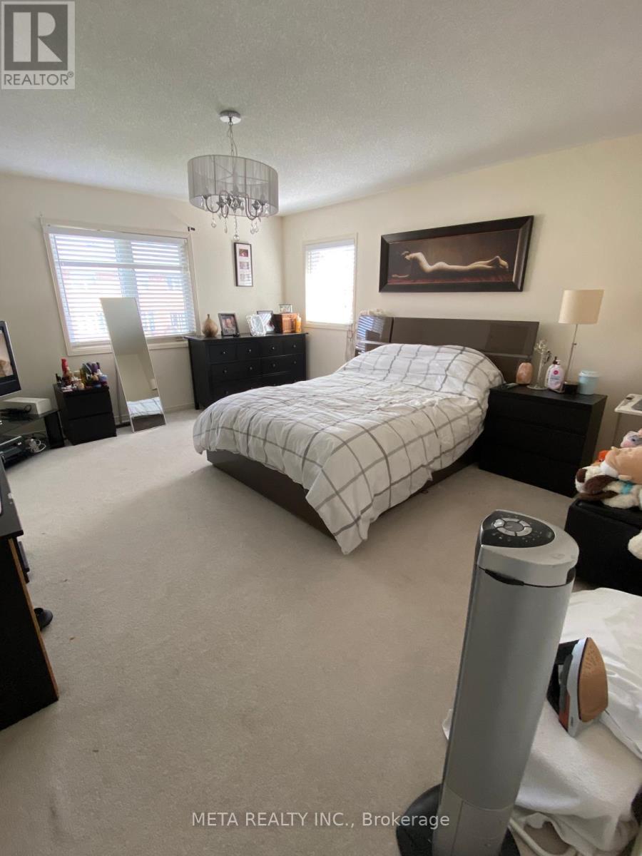 27 Coronet Street, Whitchurch-Stouffville (Stouffville), Ontario  L4A 0X8 - Photo 23 - N12440943