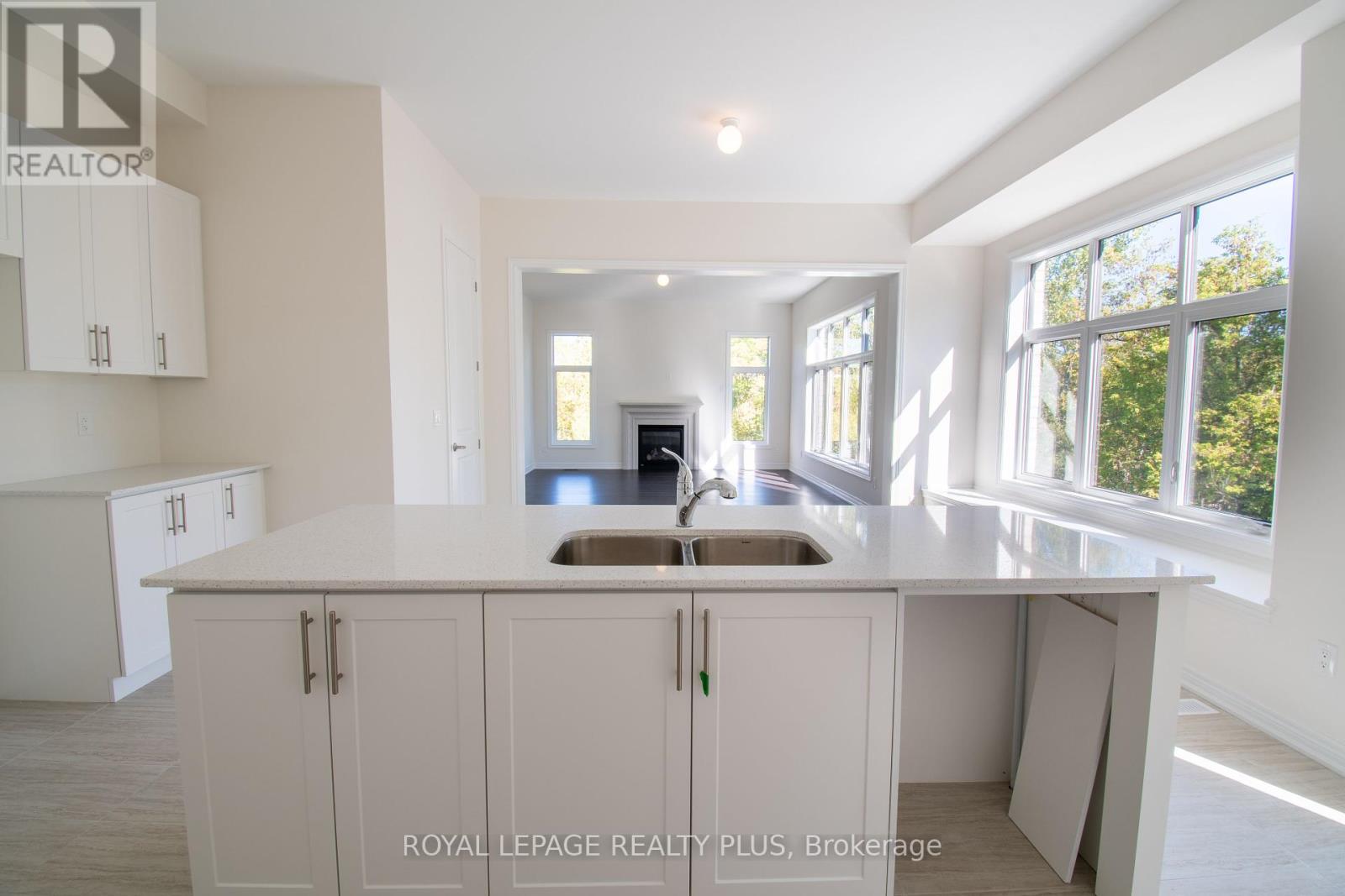 981 Church Drive, Innisfil, Ontario  L0L 1W0 - Photo 10 - N12440983