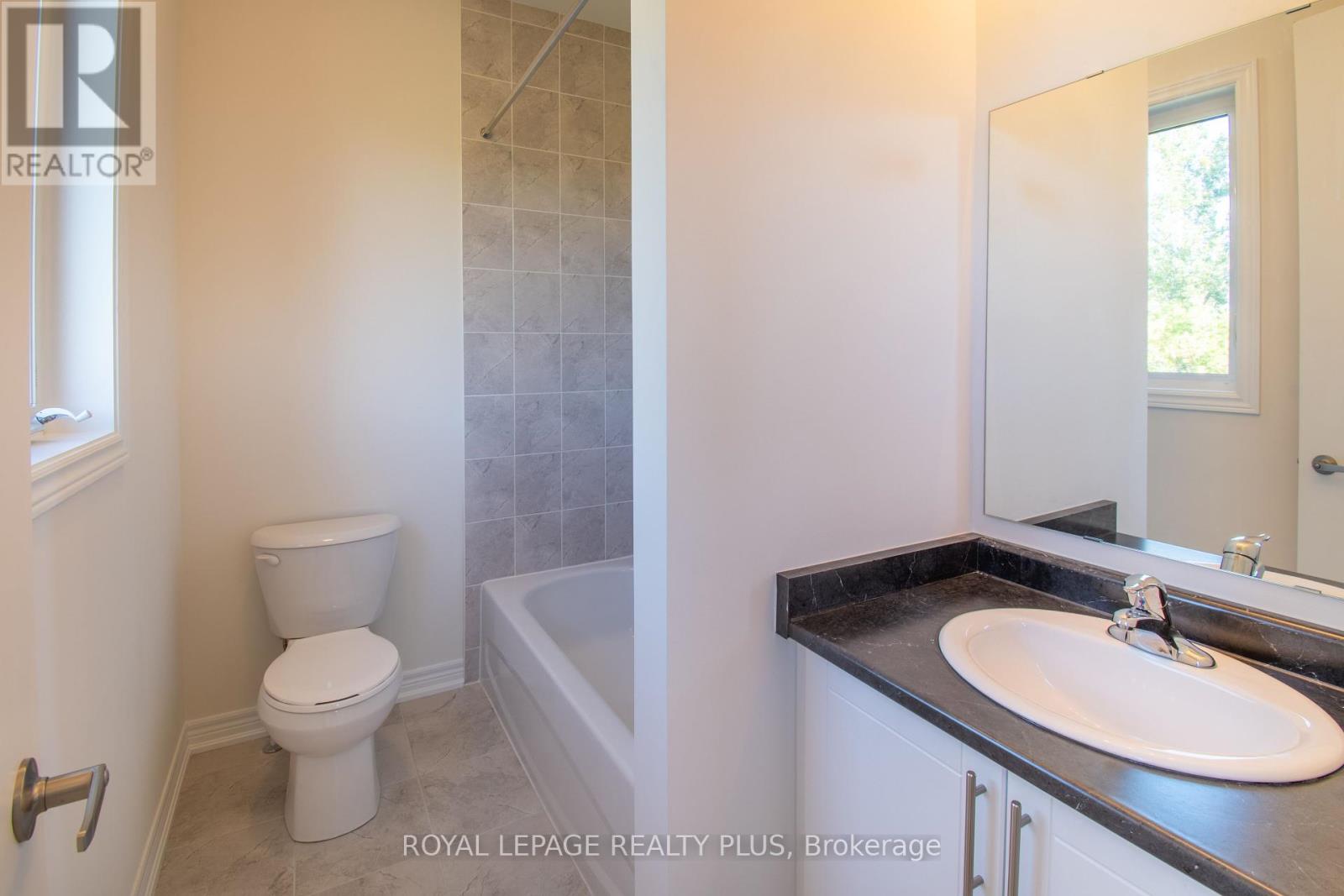 981 Church Drive, Innisfil, Ontario  L0L 1W0 - Photo 21 - N12440983
