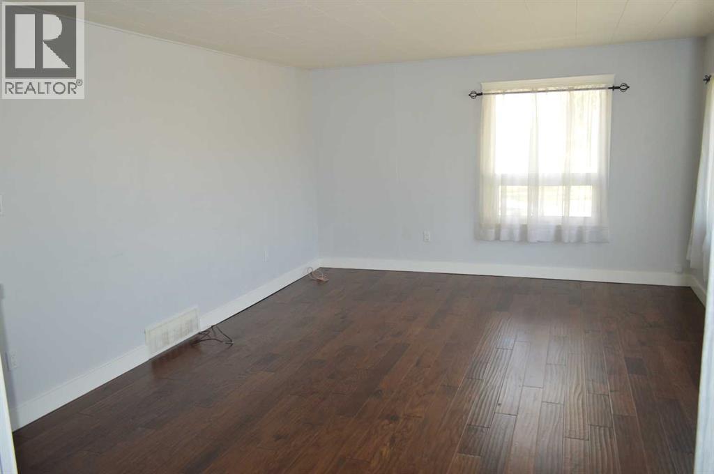 4817 50 Avenue, Killam, Alberta  T0B 2L0 - Photo 12 - A2251342