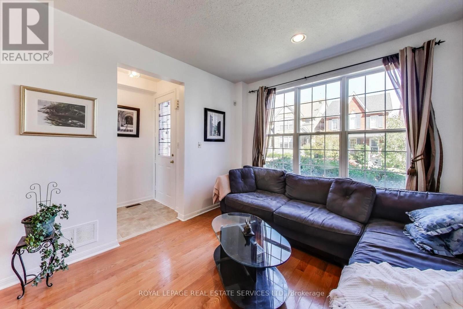 52 Gowland Road, Markham, Ontario  L6B 1B8 - Photo 6 - N12440993