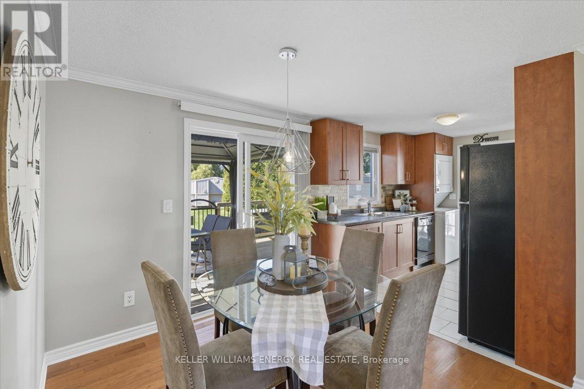 79 Fairway Drive, Clarington, Ontario  L1B 1B1 - Photo 11 - E12441035