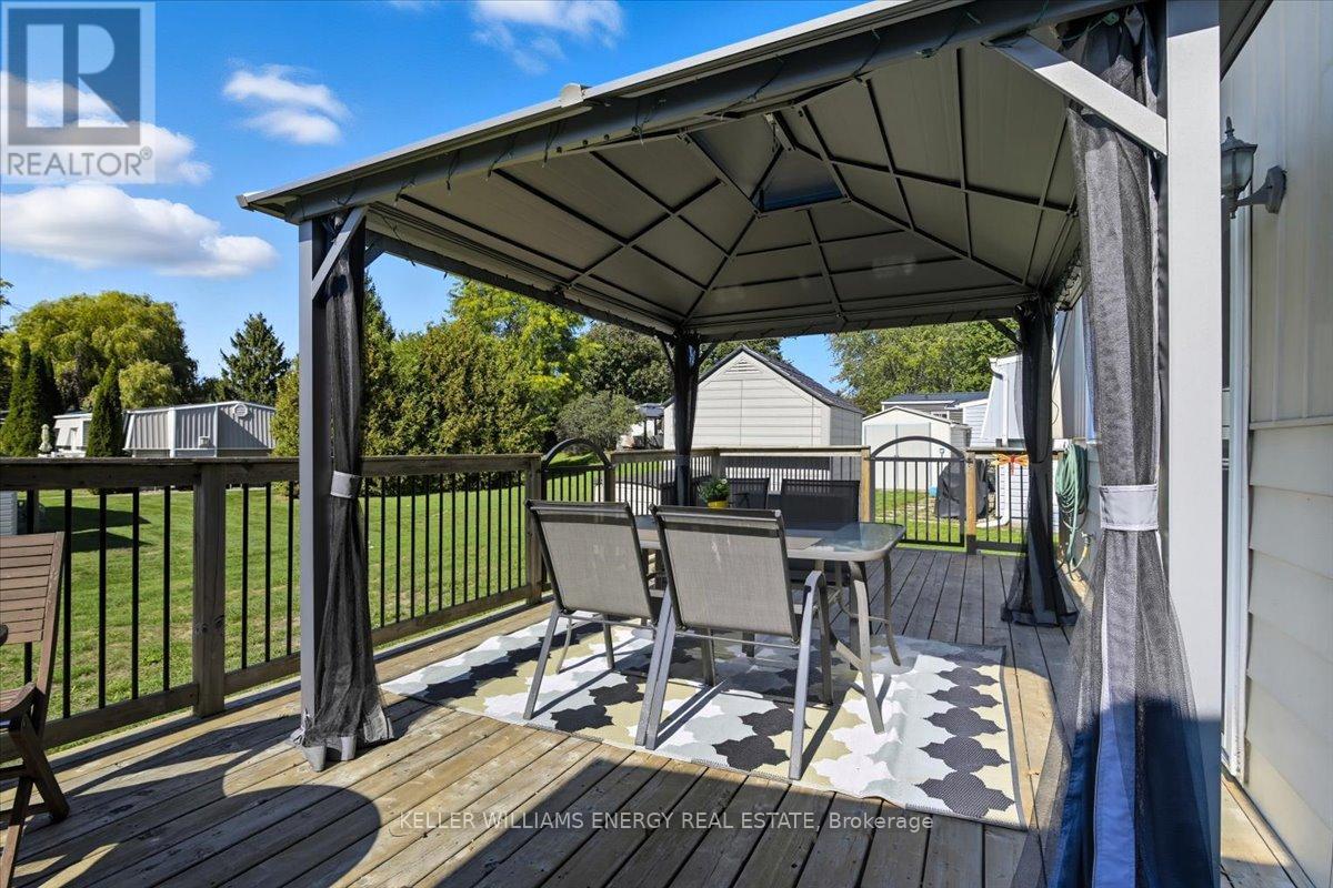 79 Fairway Drive, Clarington, Ontario  L1B 1B1 - Photo 25 - E12441035