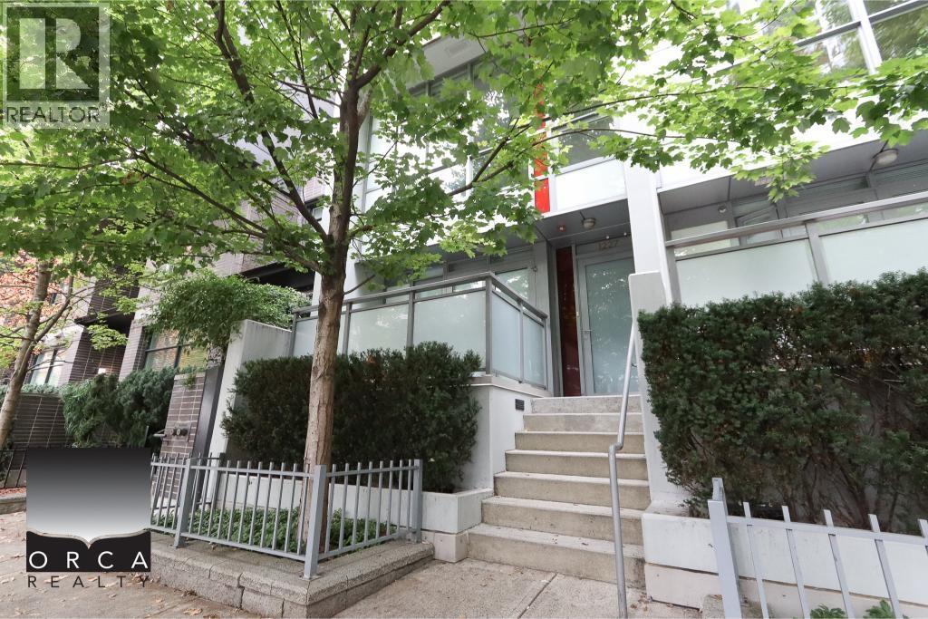 1227 1205 HOWE STREET, Vancouver, British Columbia