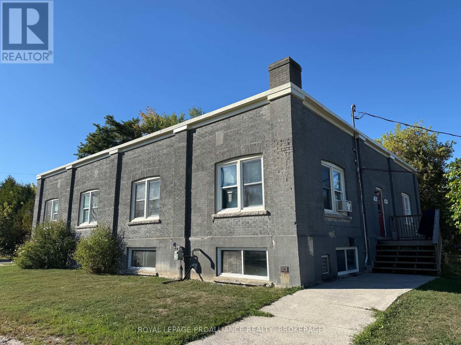306-308 Oak Street, Gananoque, Ontario  K7G 2R6 - Photo 1 - X12441044