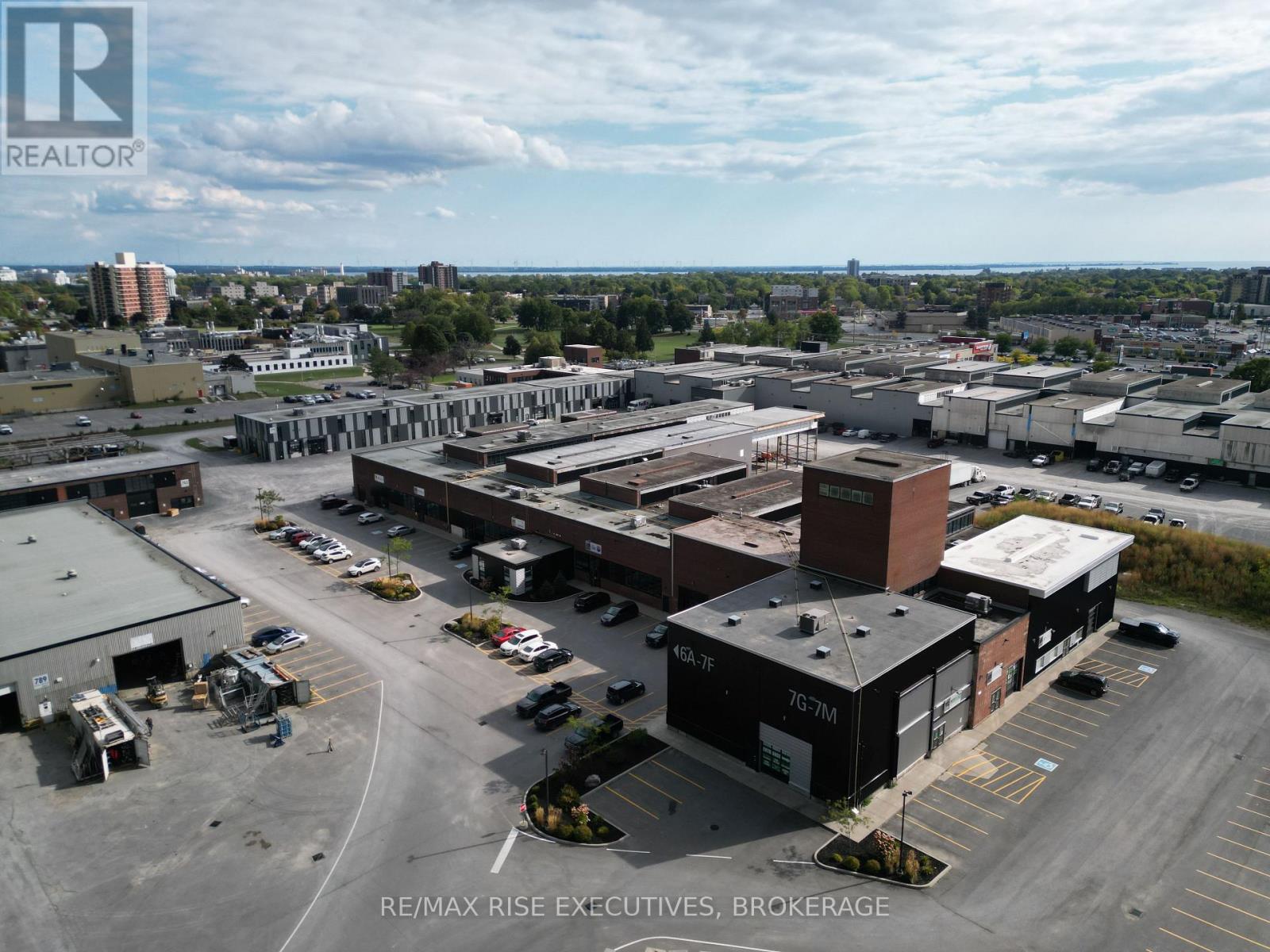 7L & 7M - 785 SIR JOHN A MACDONALD BOULEVARD, Kingston, Ontario