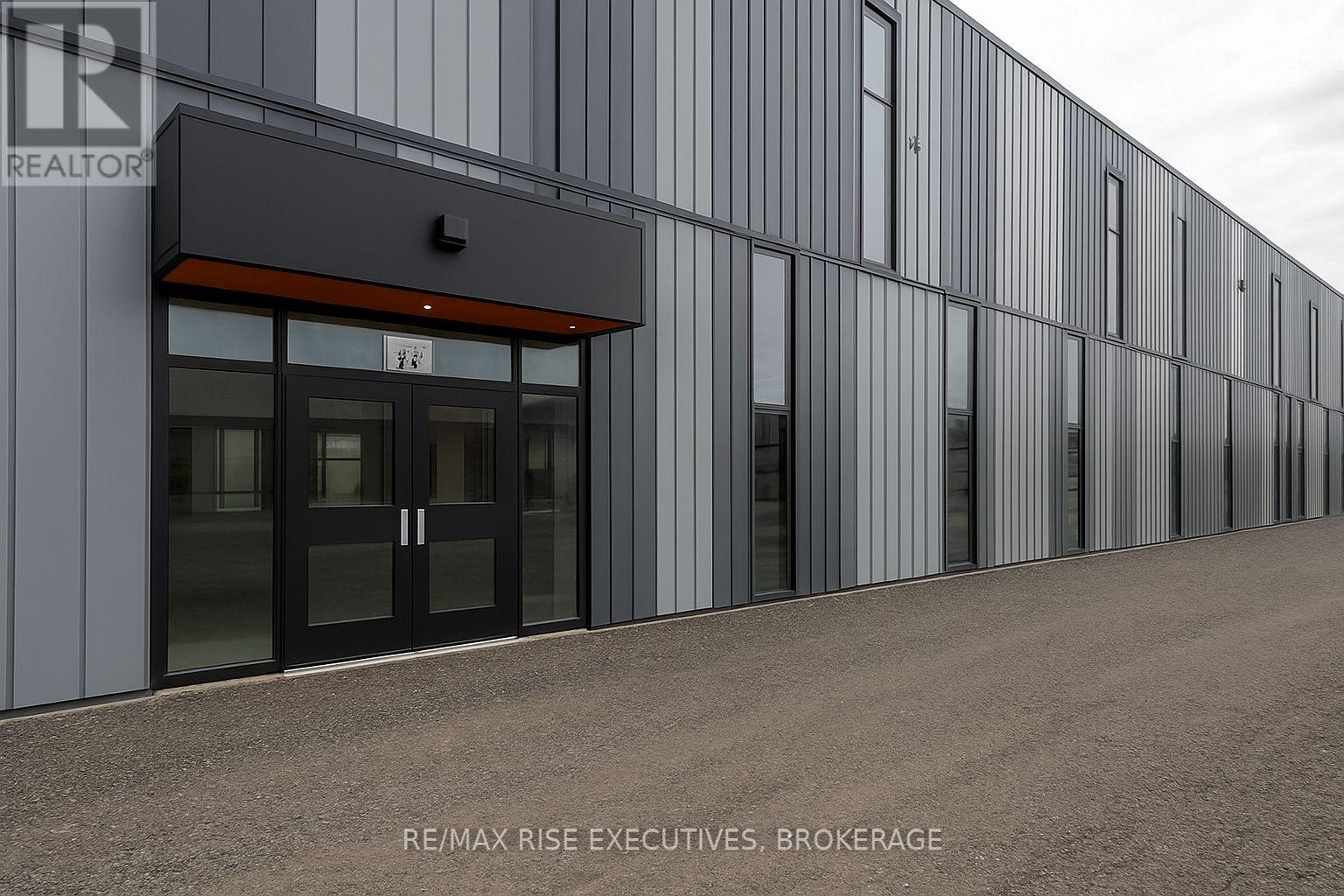 7l & 7m - 785 Sir John A Macdonald Boulevard, Kingston (East Of Sir John A. Blvd), Ontario  K7L 1H3 - Photo 2 - X12441127