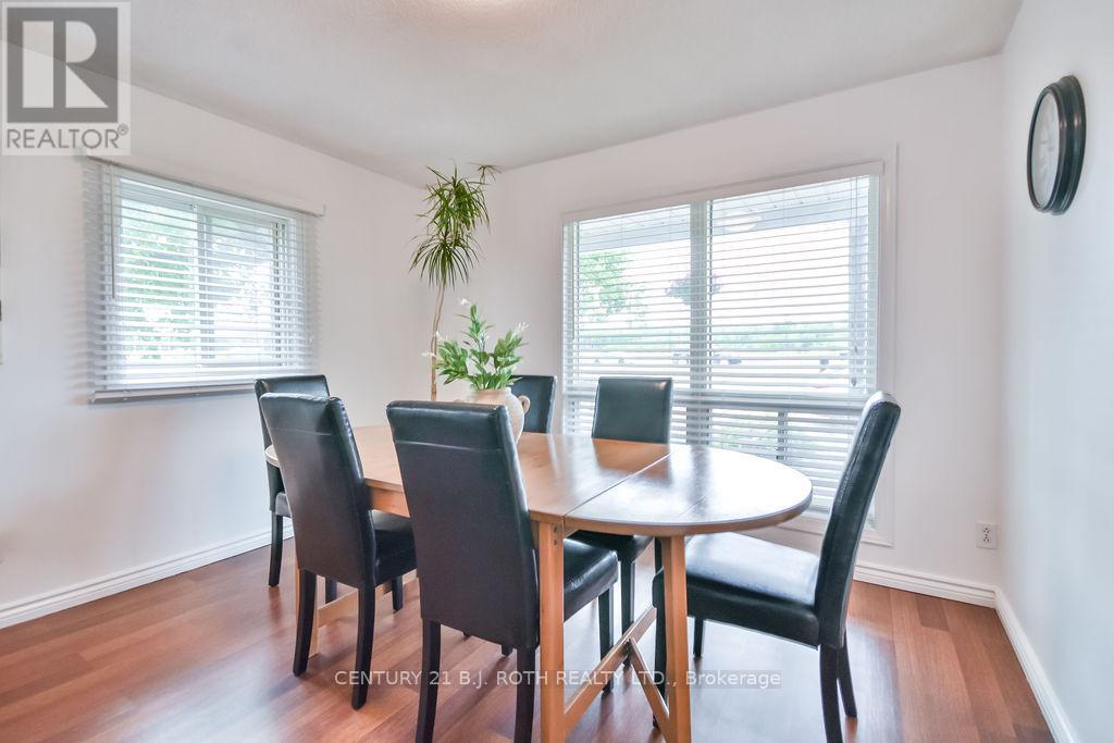 1143 Bayfield Street, Springwater (Midhurst), Ontario  L9X 0N6 - Photo 5 - S12440951