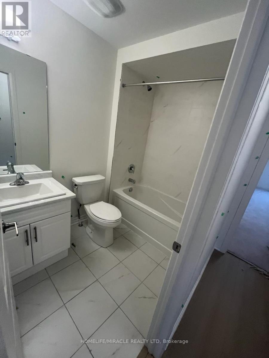 92 West Oak Trail, Barrie, Ontario  L9J 0K8 - Photo 11 - S12440973