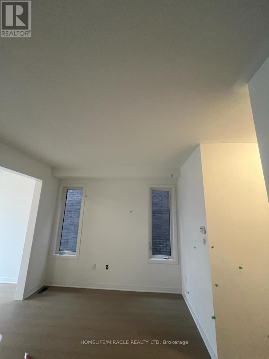 92 West Oak Trail, Barrie, Ontario  L9J 0K8 - Photo 3 - S12440973