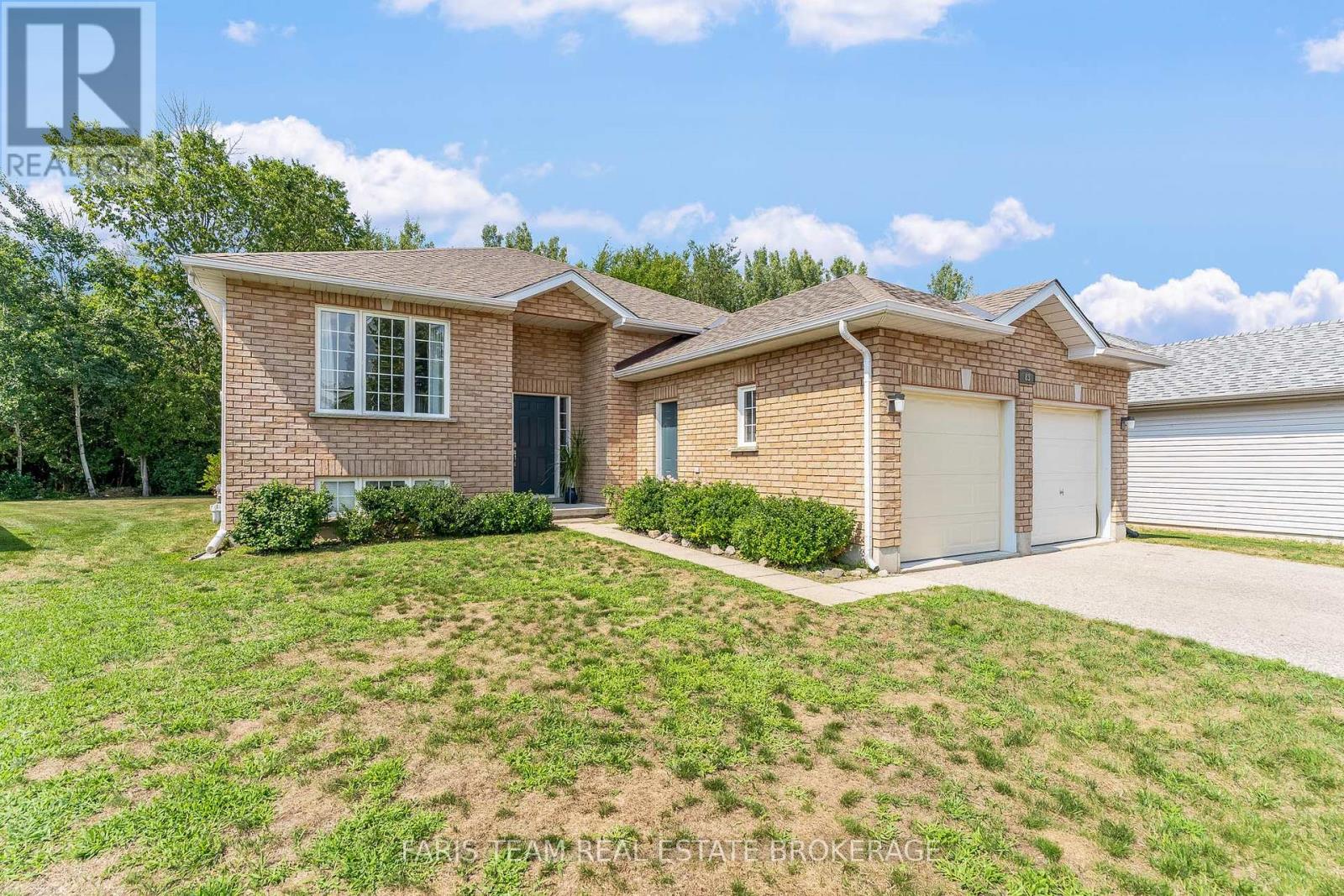 83 Georgias Walk, Tay (Victoria Harbour), Ontario  L0K 2A0 - Photo 1 - S12441010
