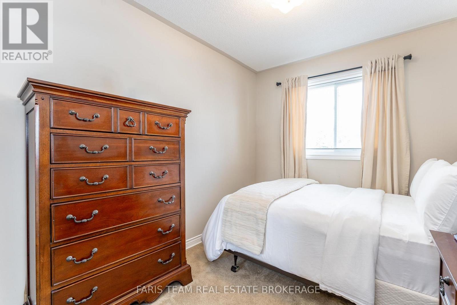 83 Georgias Walk, Tay (Victoria Harbour), Ontario  L0K 2A0 - Photo 16 - S12441010