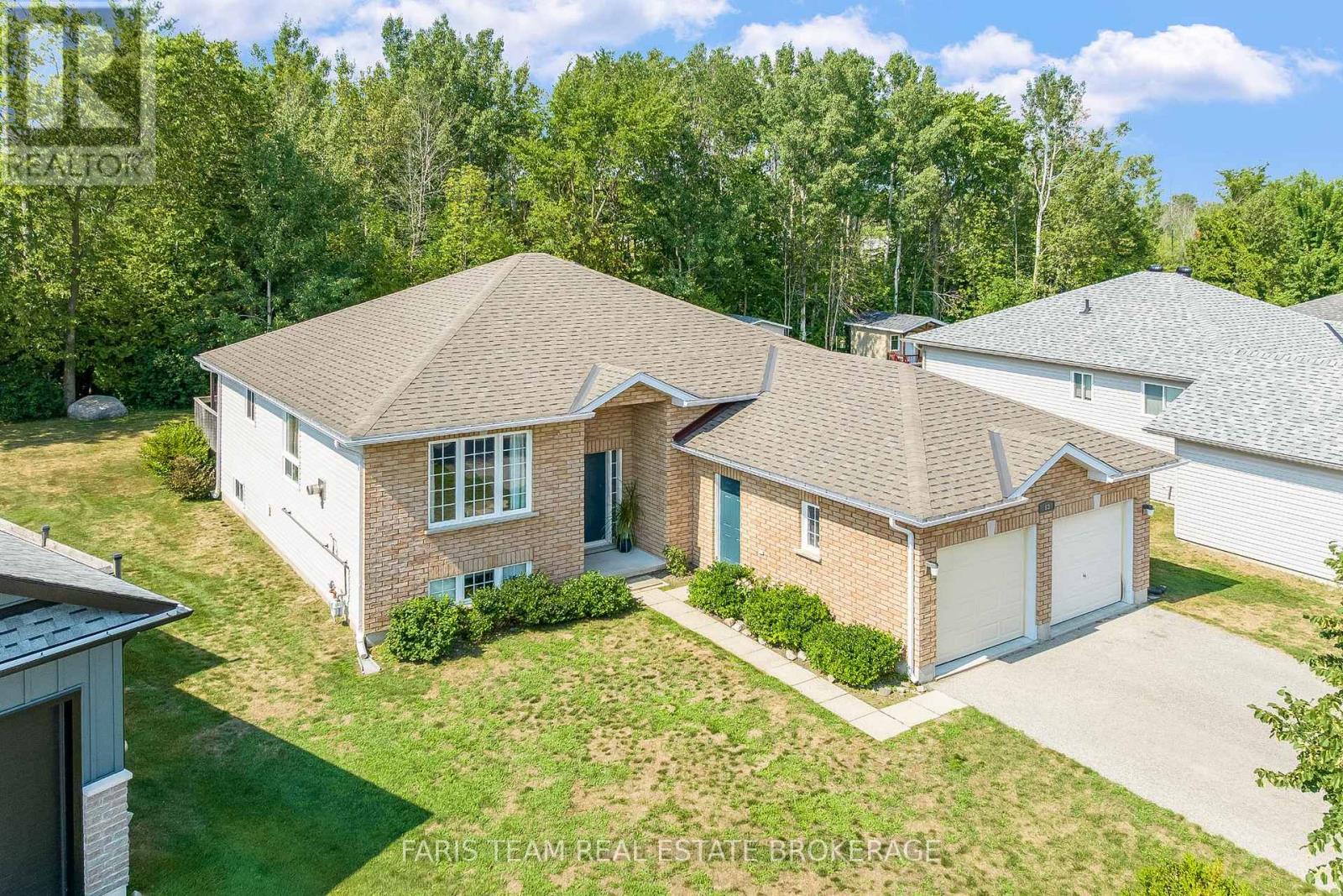 83 Georgias Walk, Tay (Victoria Harbour), Ontario  L0K 2A0 - Photo 2 - S12441010