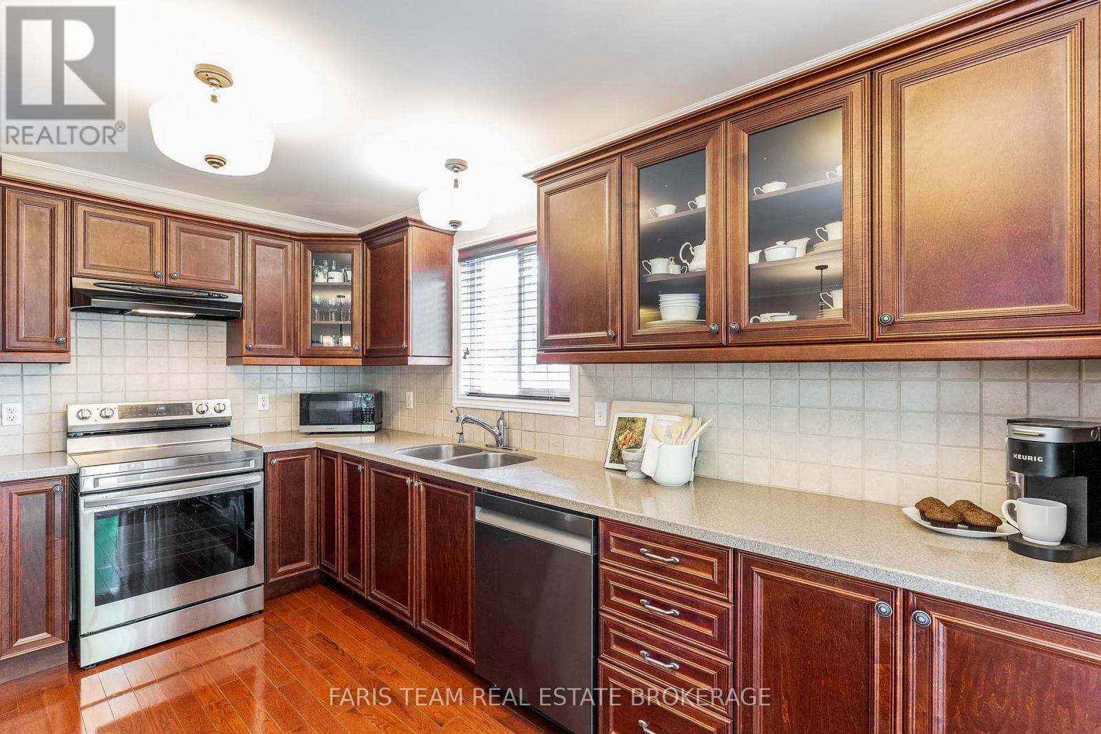 83 Georgias Walk, Tay (Victoria Harbour), Ontario  L0K 2A0 - Photo 5 - S12441010
