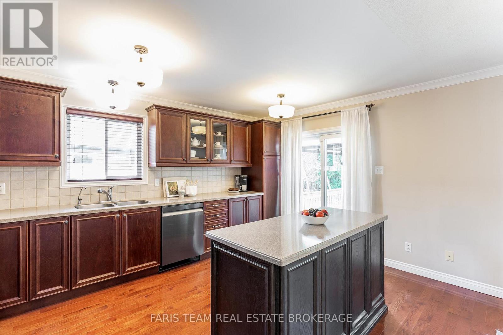 83 Georgias Walk, Tay (Victoria Harbour), Ontario  L0K 2A0 - Photo 6 - S12441010