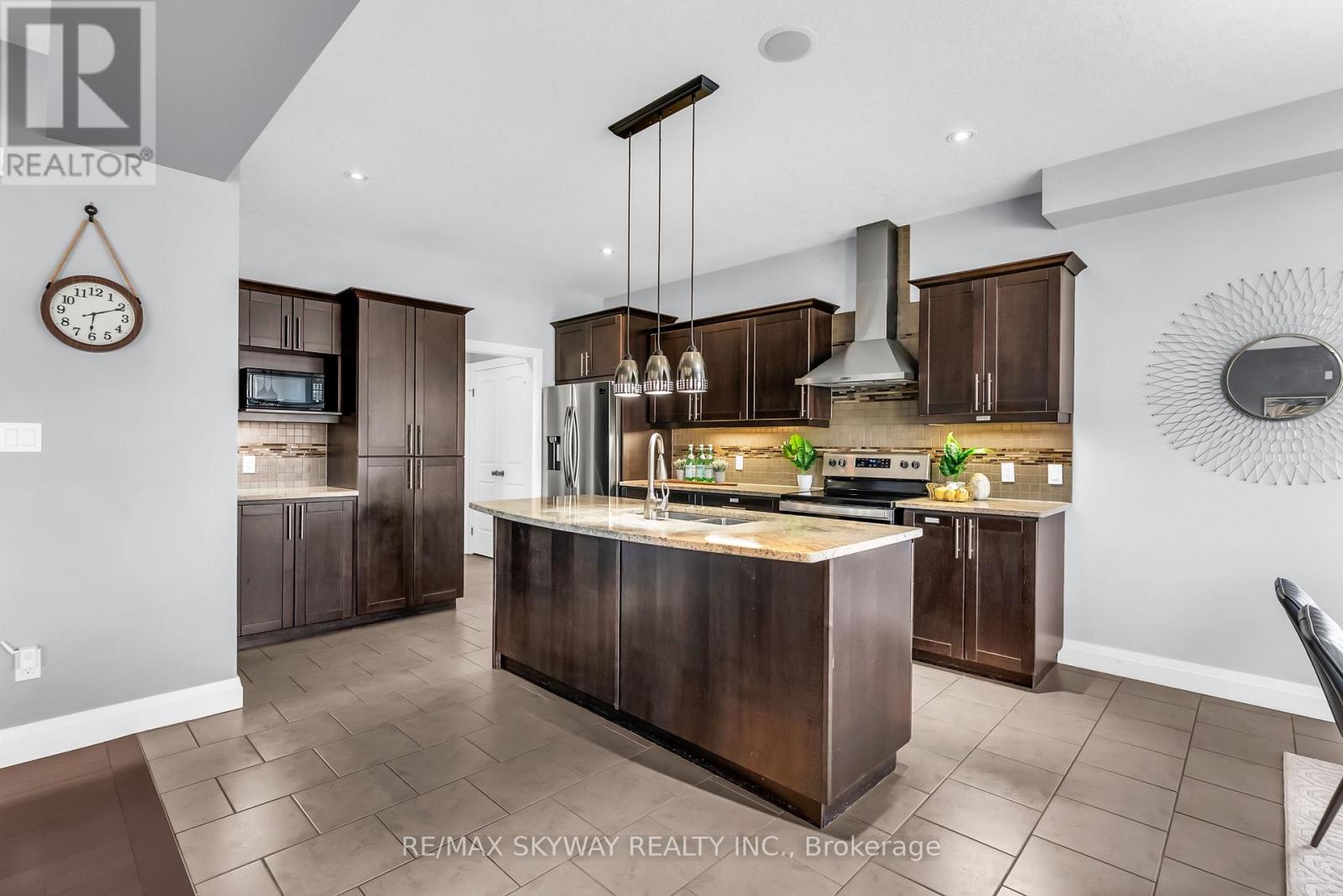 1170 Cardinal Road, London South (South U), Ontario  N6M 0C2 - Photo 9 - X12440173