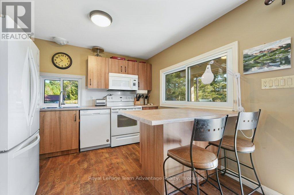 292 Mcdougall Road, Mcdougall, Ontario  P2A 0B3 - Photo 12 - X12441091