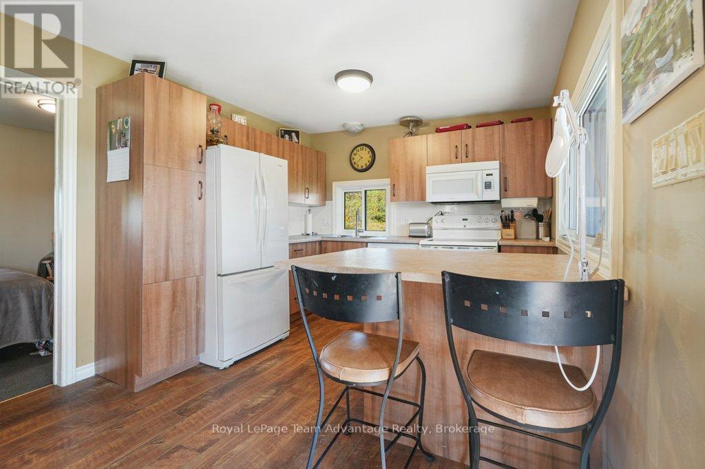 292 Mcdougall Road, Mcdougall, Ontario  P2A 0B3 - Photo 13 - X12441091