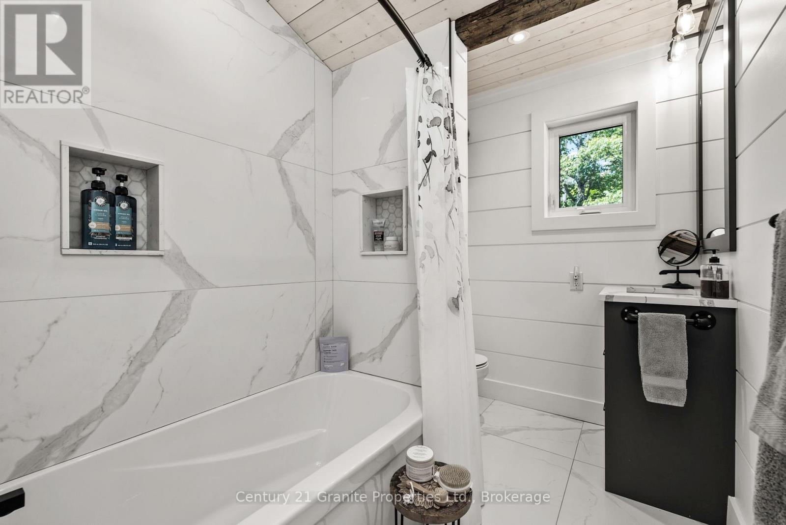 4 & 8 Bartlett Drive, Seguin, Ontario  P2A 2W8 - Photo 35 - X12441115