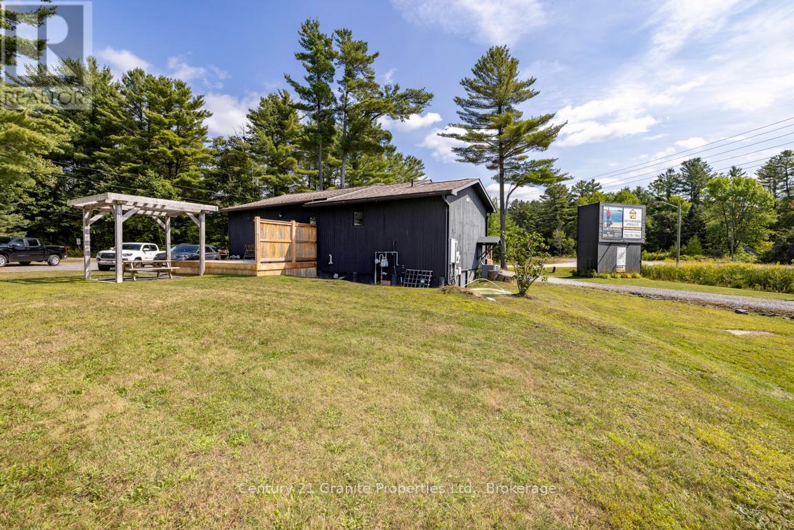 4 & 8 Bartlett Drive, Seguin, Ontario  P2A 2W8 - Photo 4 - X12441115