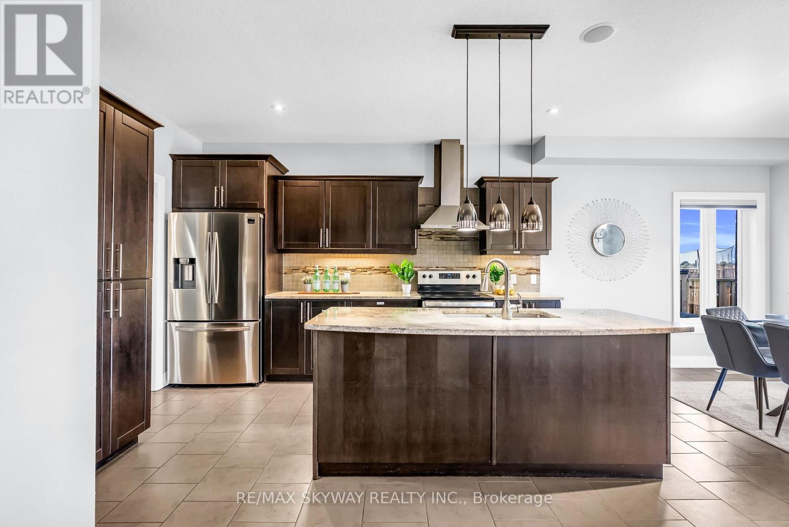 1170 Cardinal Road, London South (South U), Ontario  N6M 0C2 - Photo 8 - X12440173